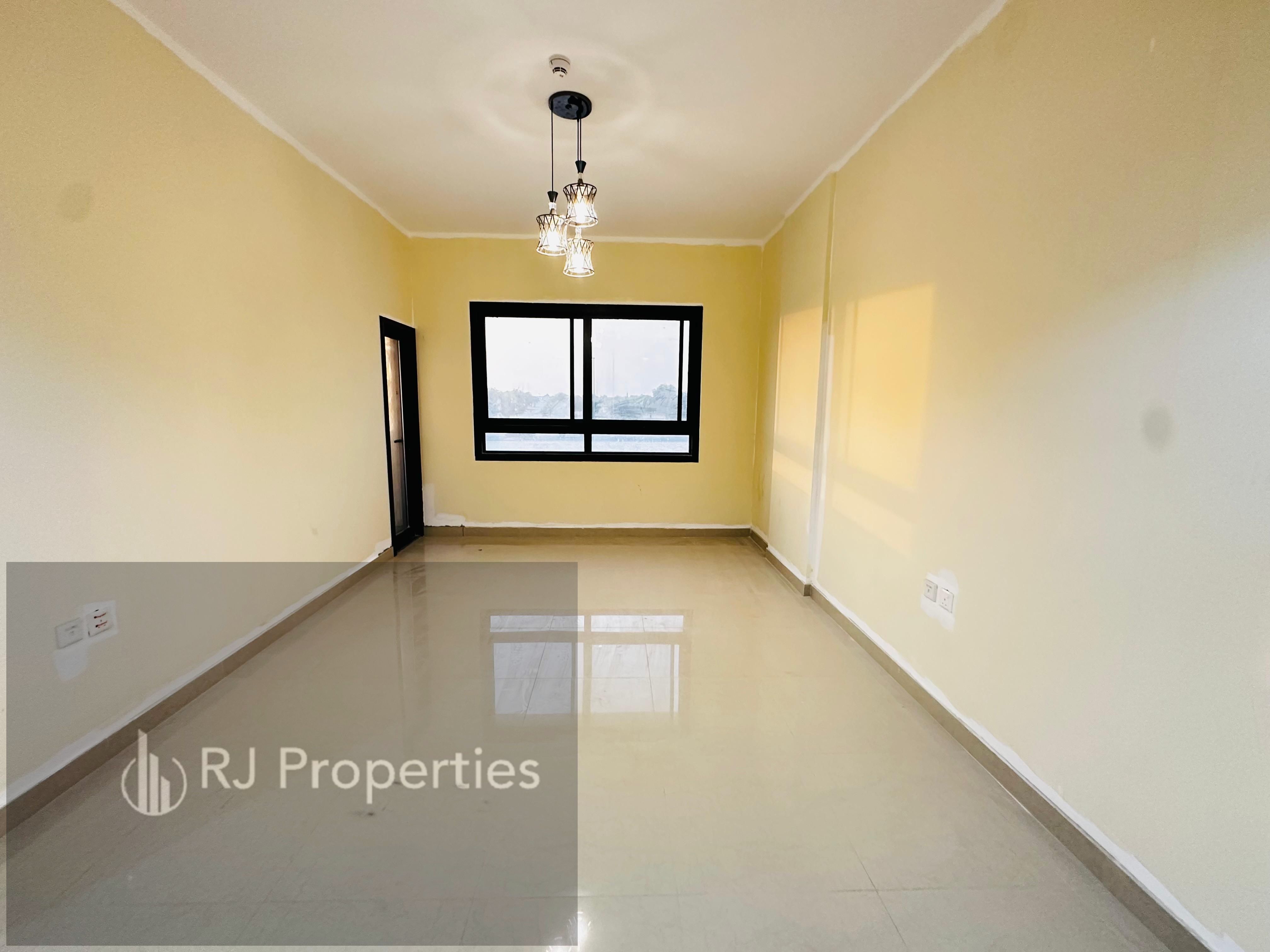 Brand New Building Luxury Huje Spacious Appartment With Big Tarce