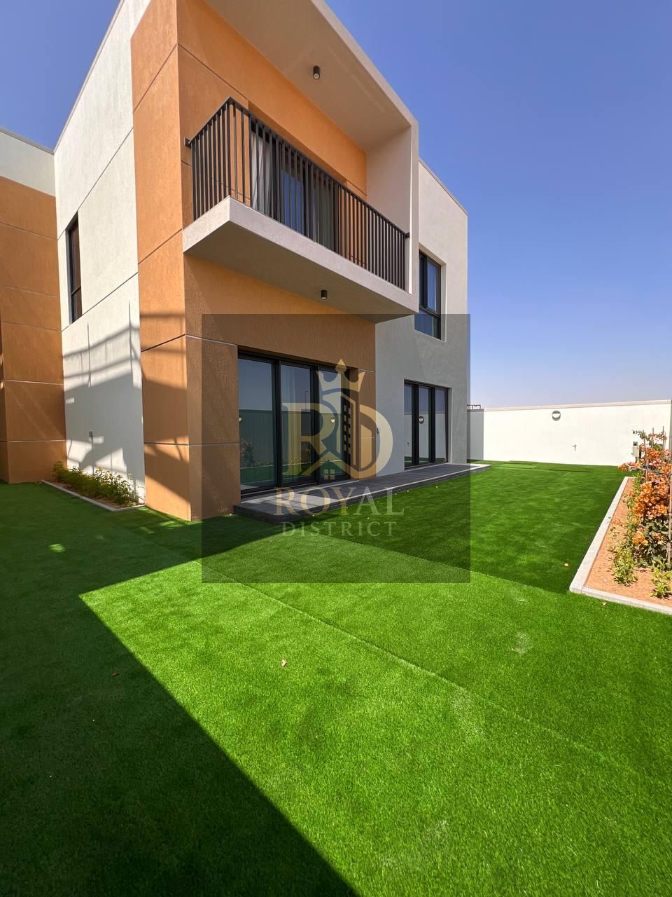DISTRESS DEAL | 4BR CORNER VILLA IN AZHA | VERY PRIME LOCATION | LUXURY FINISHING