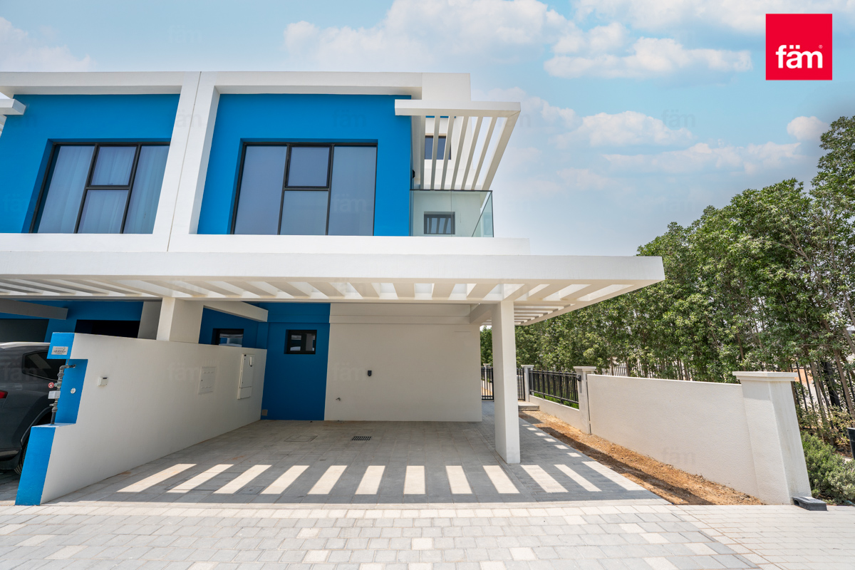 Spacious And Corner Unit, Brand New, Ready Now