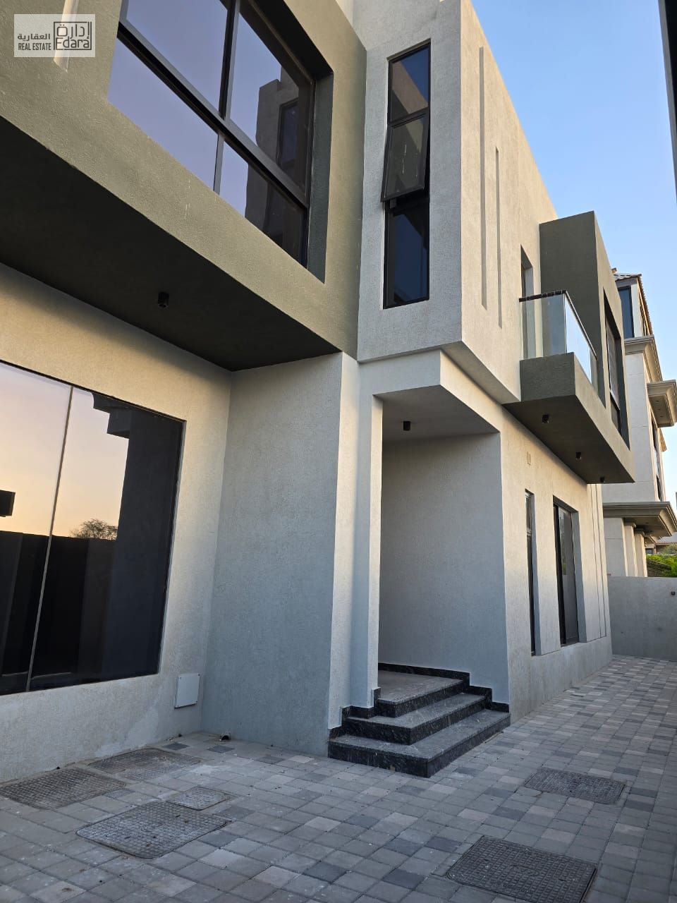Luxury villa for sale in Ajman, Al Zahya area. Spacious layout with modern and high-end finishes, featuring 5 master bedrooms, a living room, and a ma