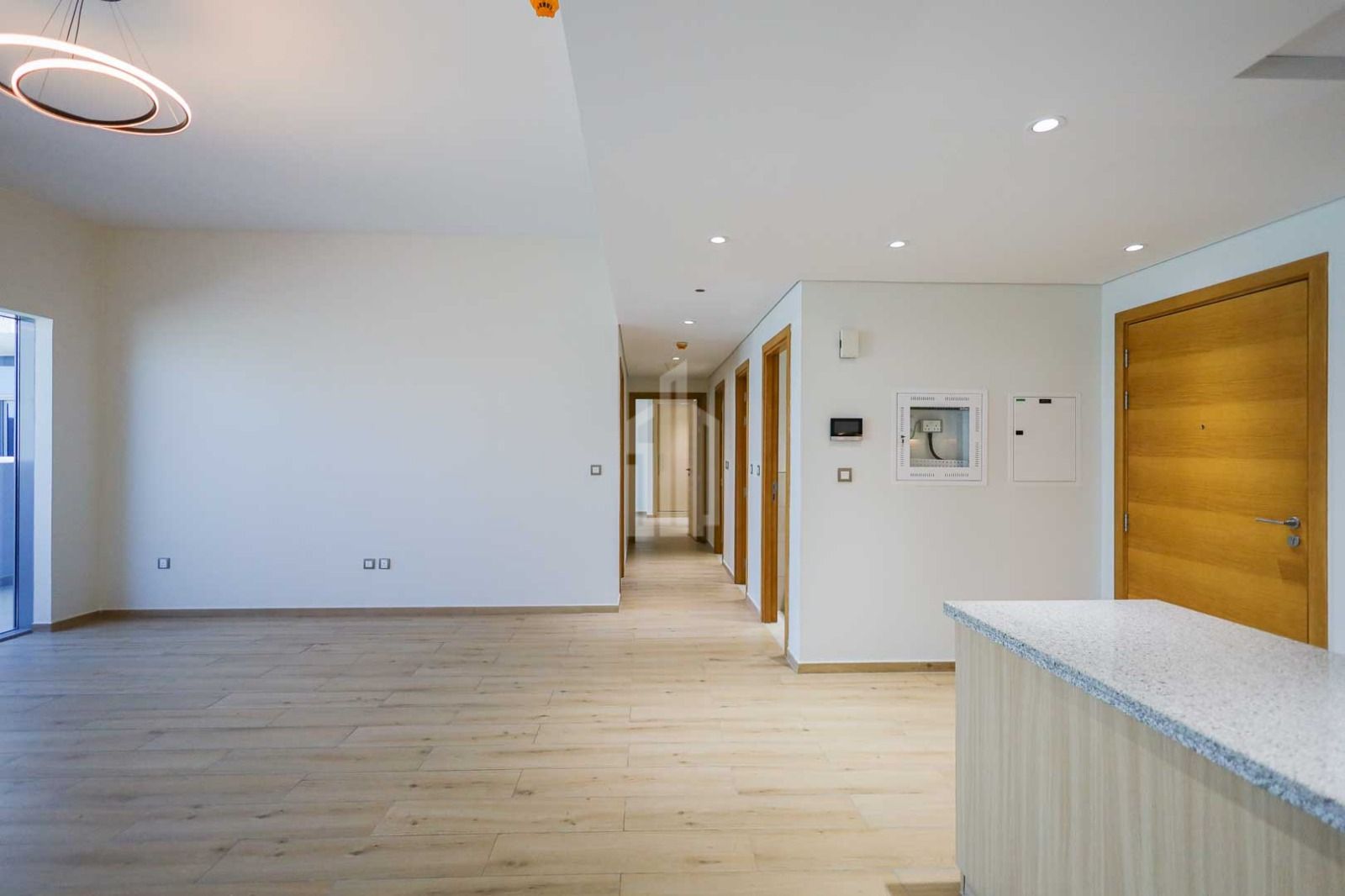 Modern | High Floor | Next to Metro| Rented