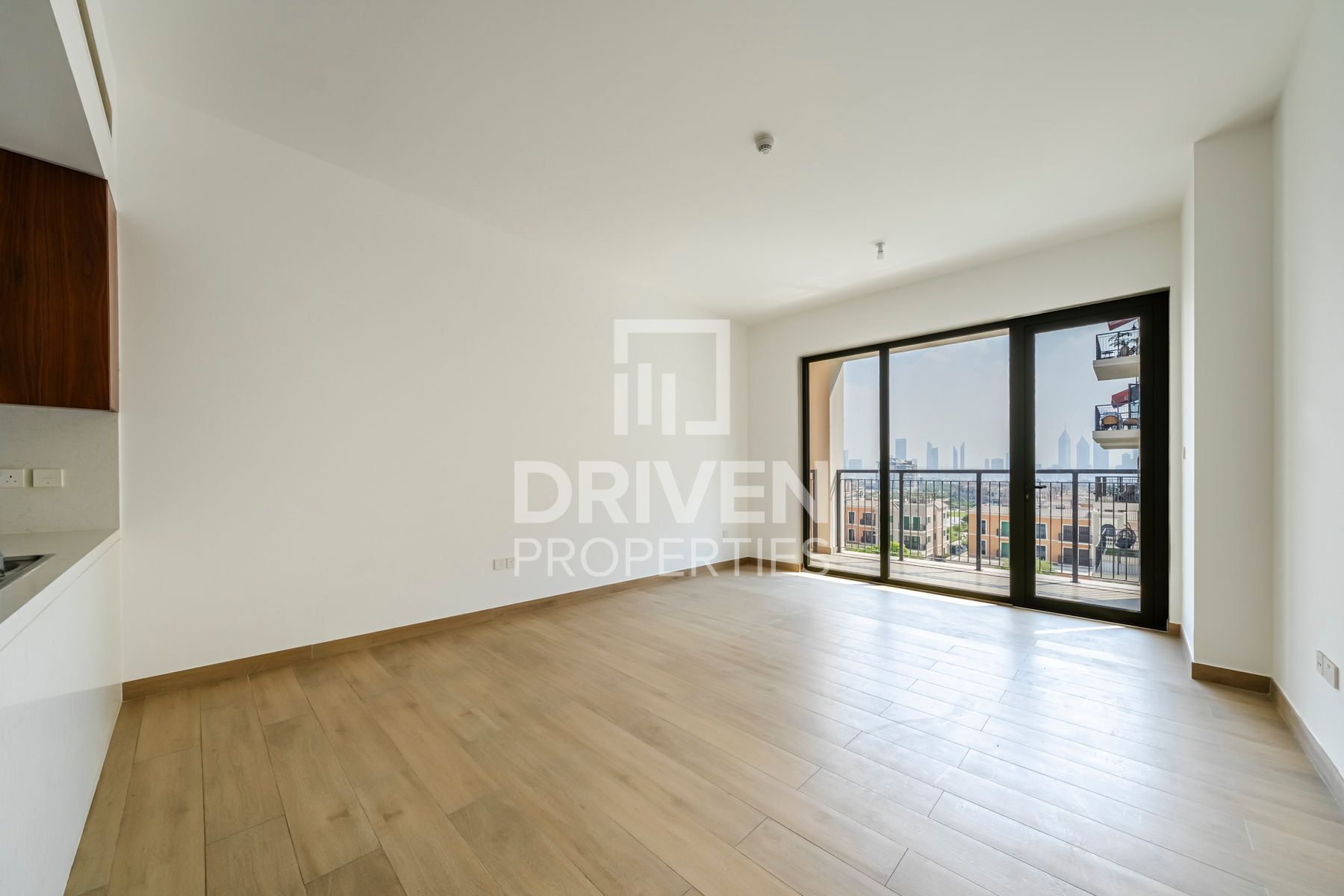 High Floor | Partial Sea View | Private Beach
