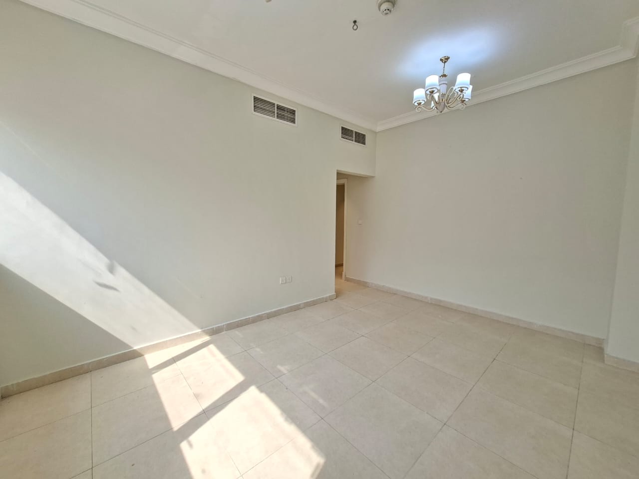 Like brand new building in Al jada out sid 1bhk 2 washroom with master room prim location sharja