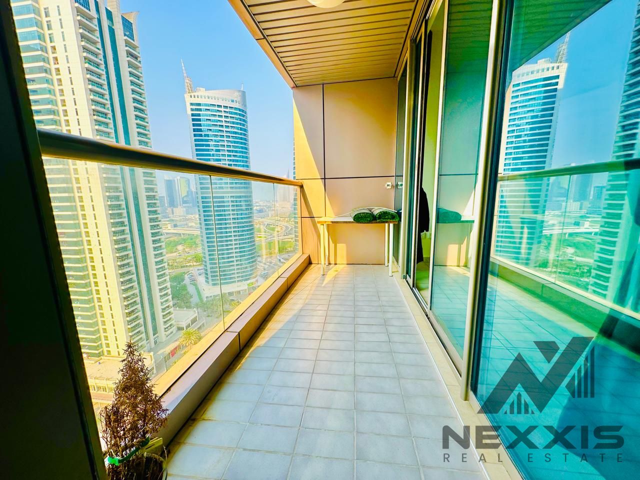 VACANT- HIGH FLOOR - LAKEVIEW- SEMI FURNISHED