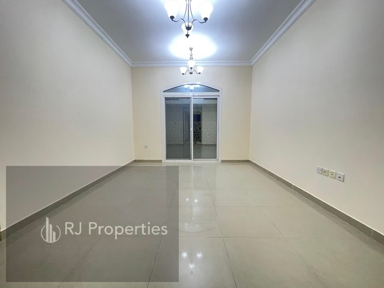 Luxury Huje Spacious Appartment With Wardrobe Balcony Affordable Price