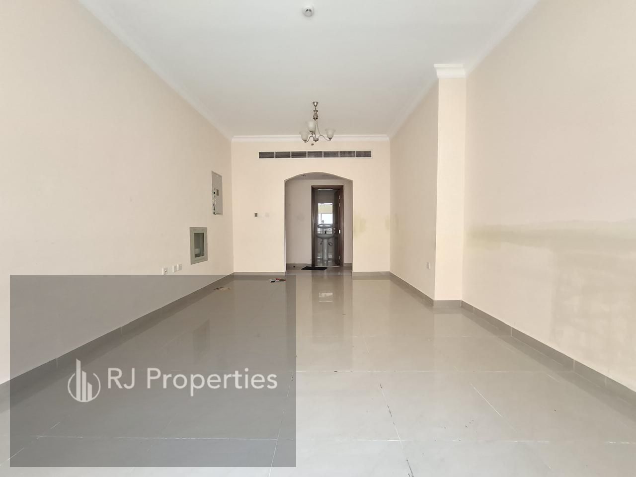 Luxury Huje Spacious Appartment With Balcony Wardrobes Open View