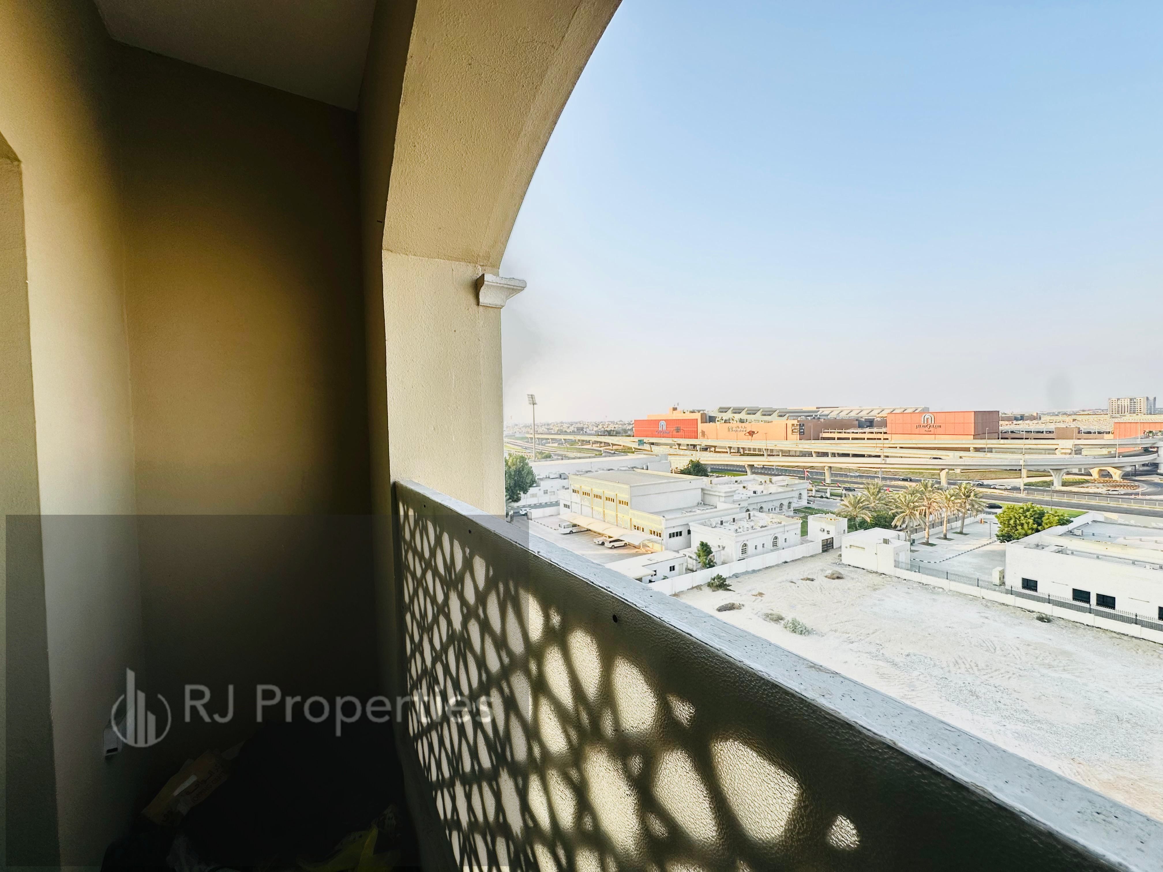 2 BR apartment - Neat and clean family building - balcony - Near to Safari mall - easy access for Dubai