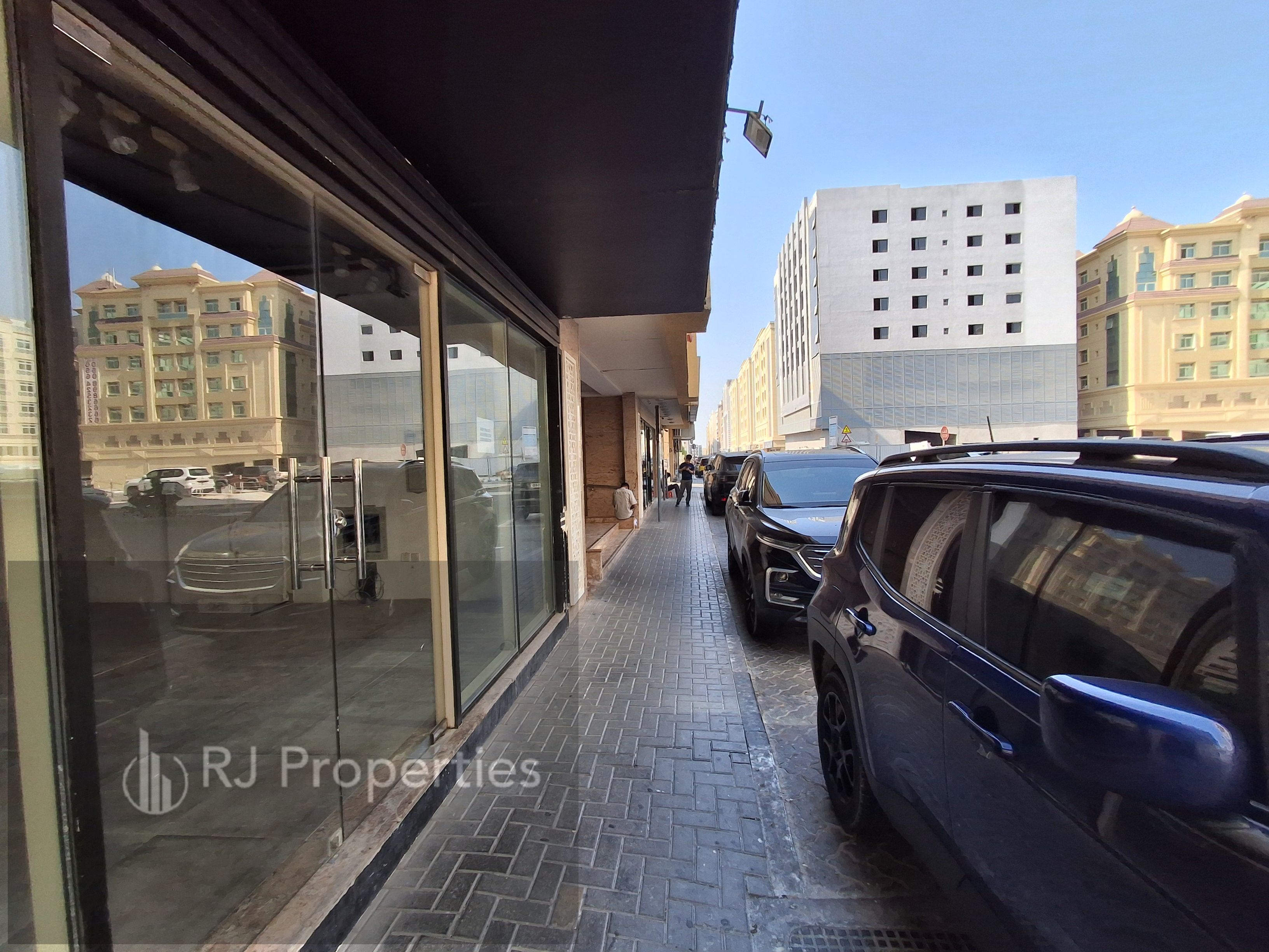 Shop for rent in ideal location - family area - suitable for all kind of business