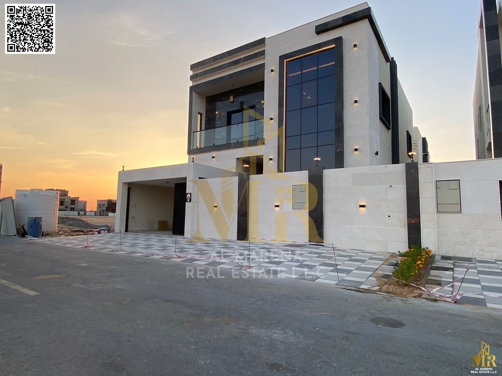 Villa for sale, including registration and ownership fees, on the main street, ready to move in, in one of Ajman's most prestigious areas. Freehold ow