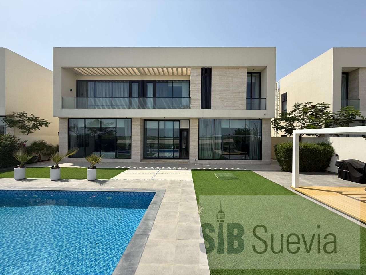 Furnished 5 Bedrooms Mansion I Full Golf View I Beach Community