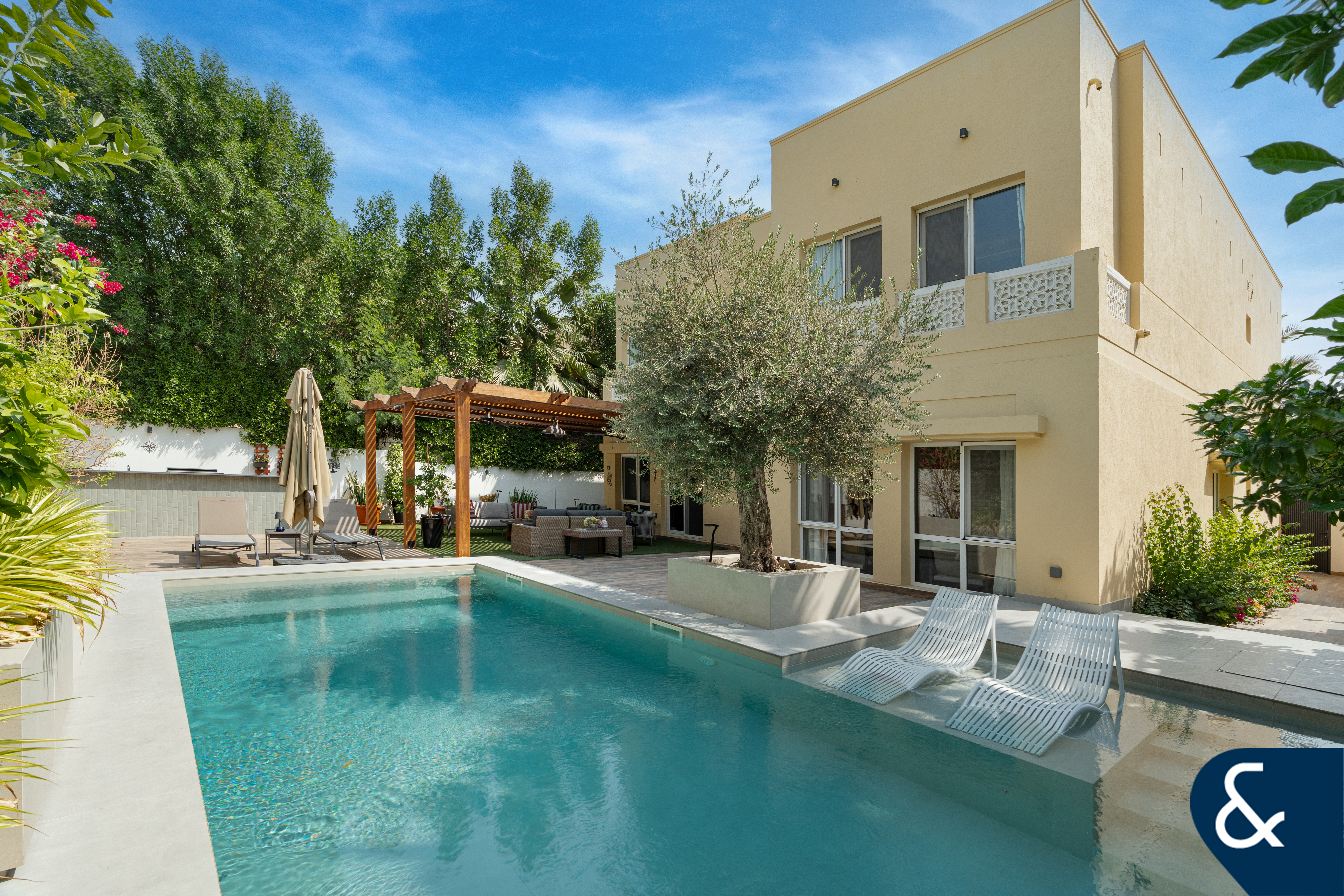 Extended Type 6 | Upgraded | Private pool