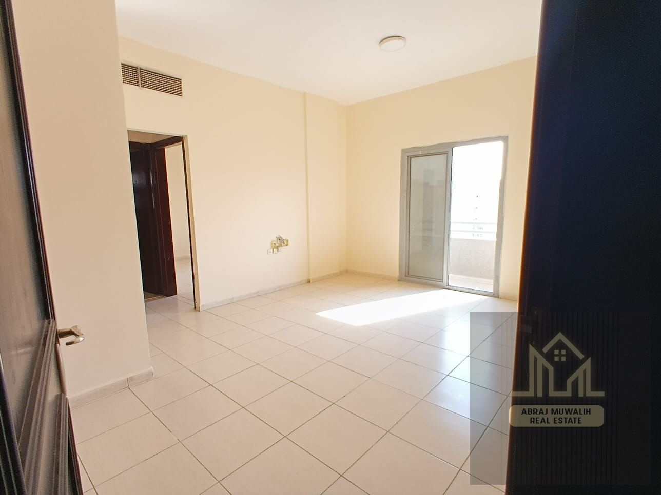 1BHK FAMILY APARTMENT with balcony WITH CENTRAL AC muwalieh sharjah
