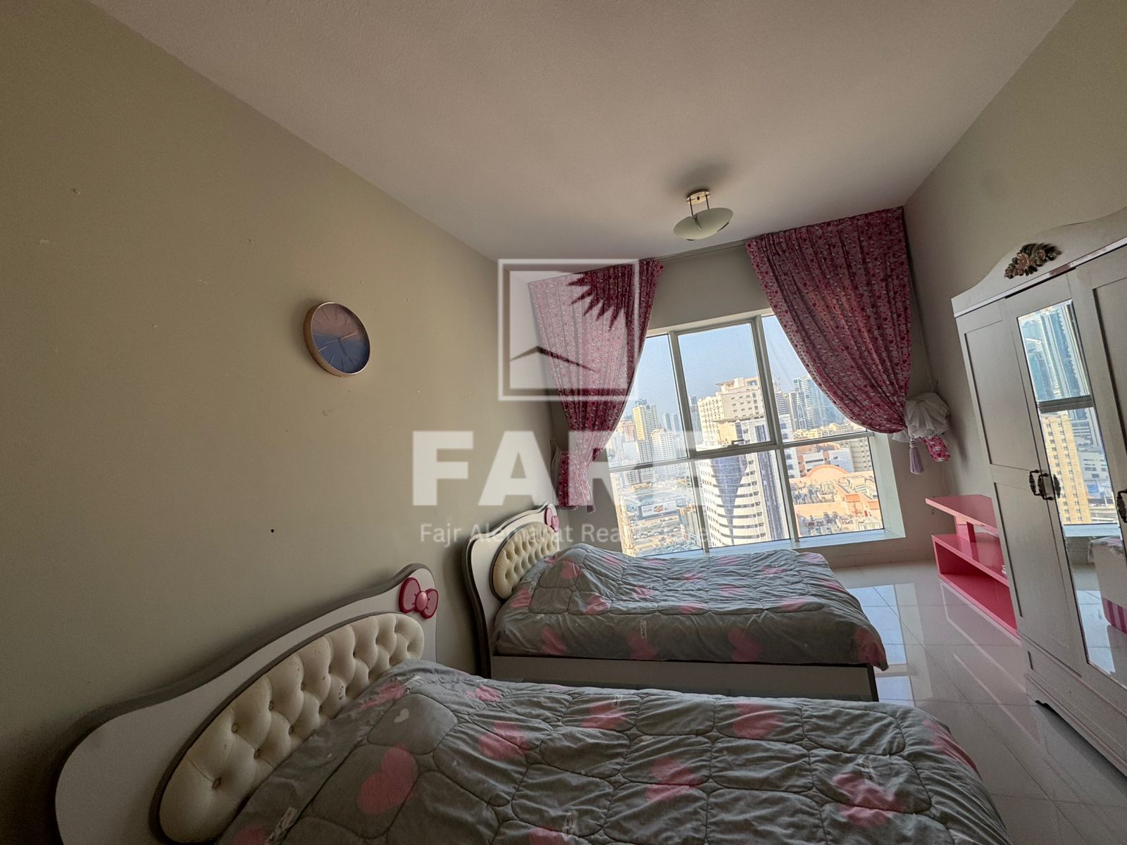 For sale: 3-bedroom apartment with a spacious living room