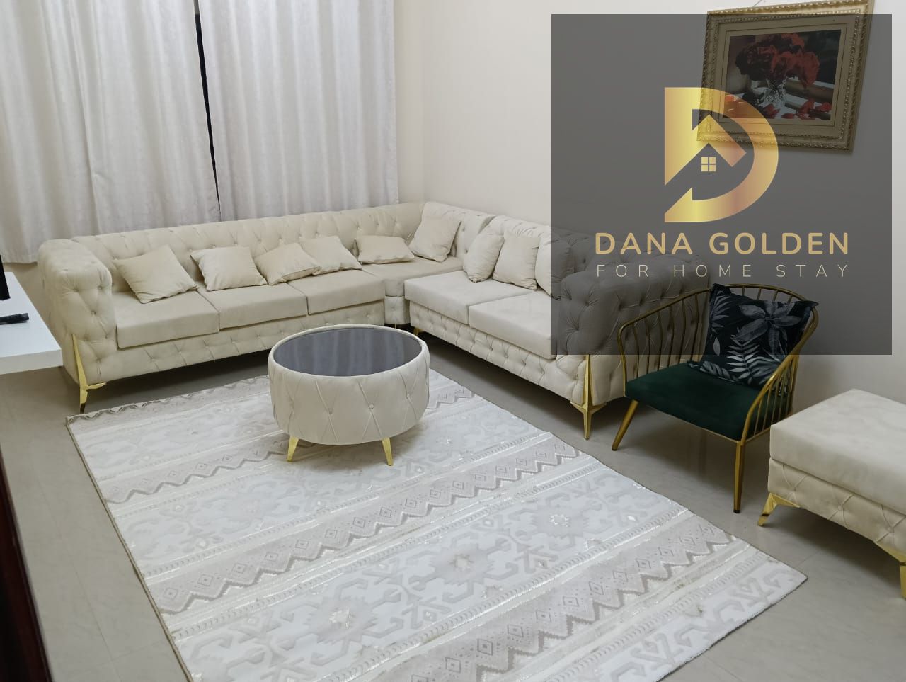 2BHK, a balcony, direct sea view, furnished with hotel-style furniture
