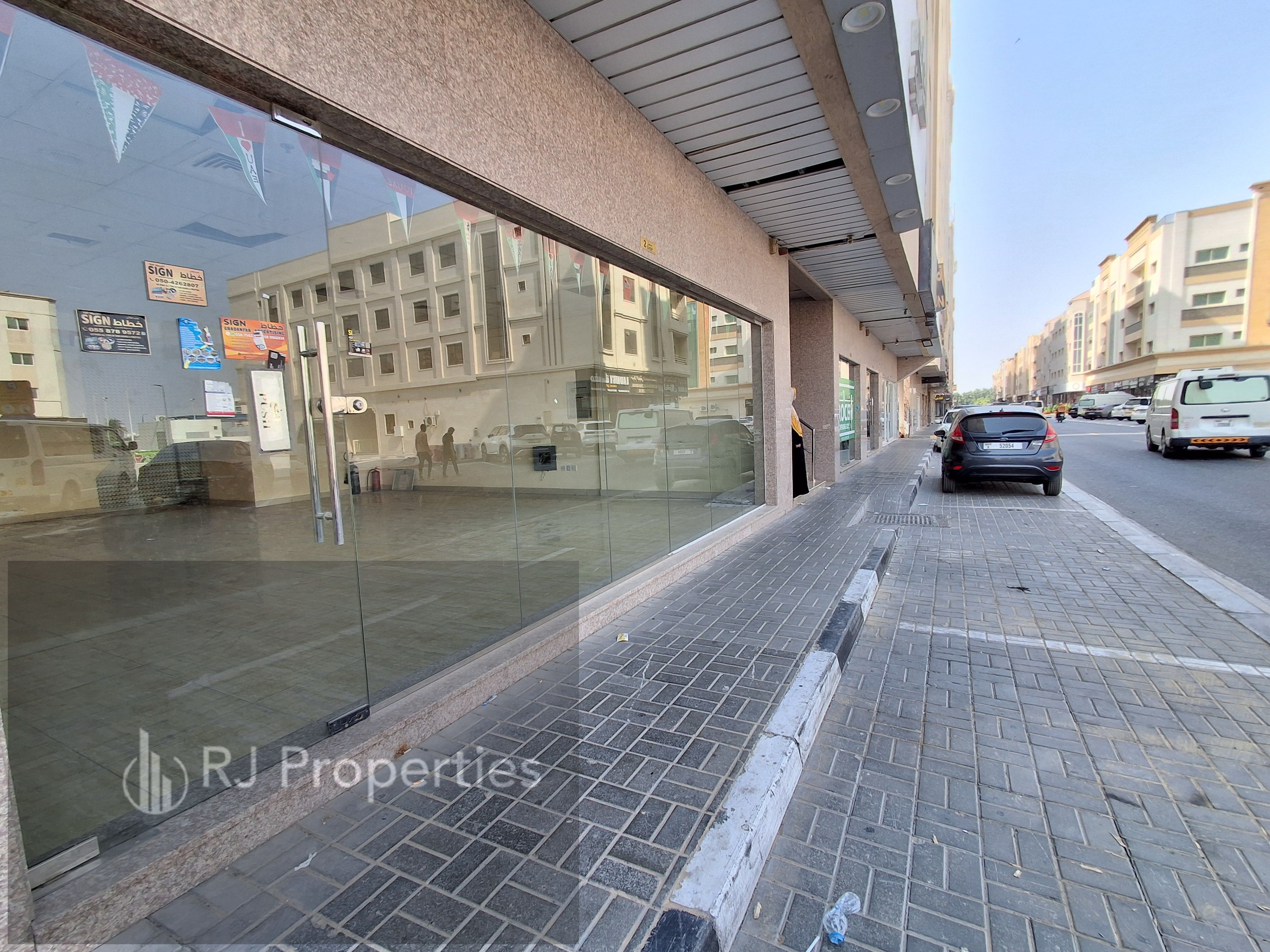 Shop for rent in family area - Rood side - suitable for all kind of business
