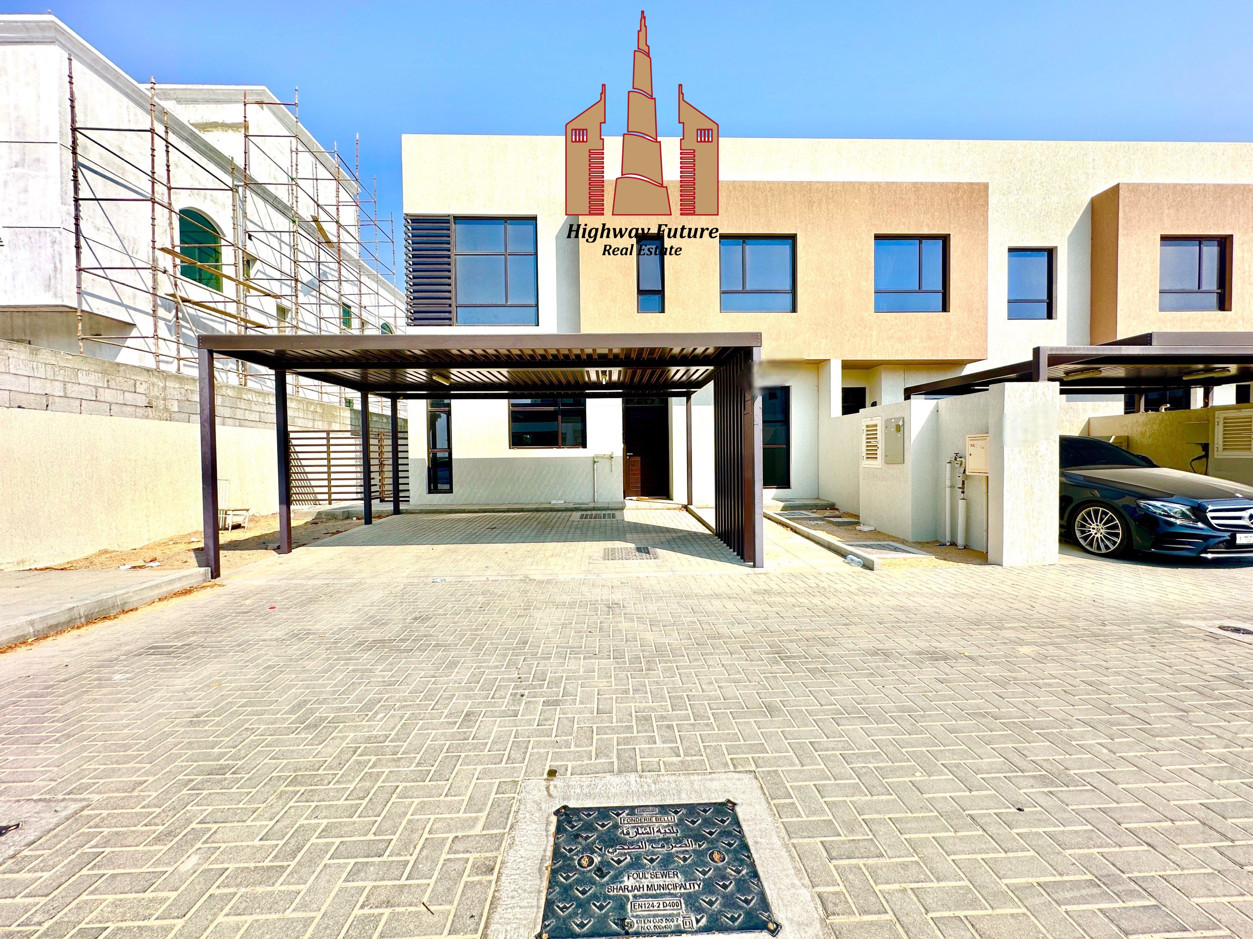 Spacious 4 Bhk villa + maid +Study room Garden Balcony 2 Master with Wooden Floor wardrobes