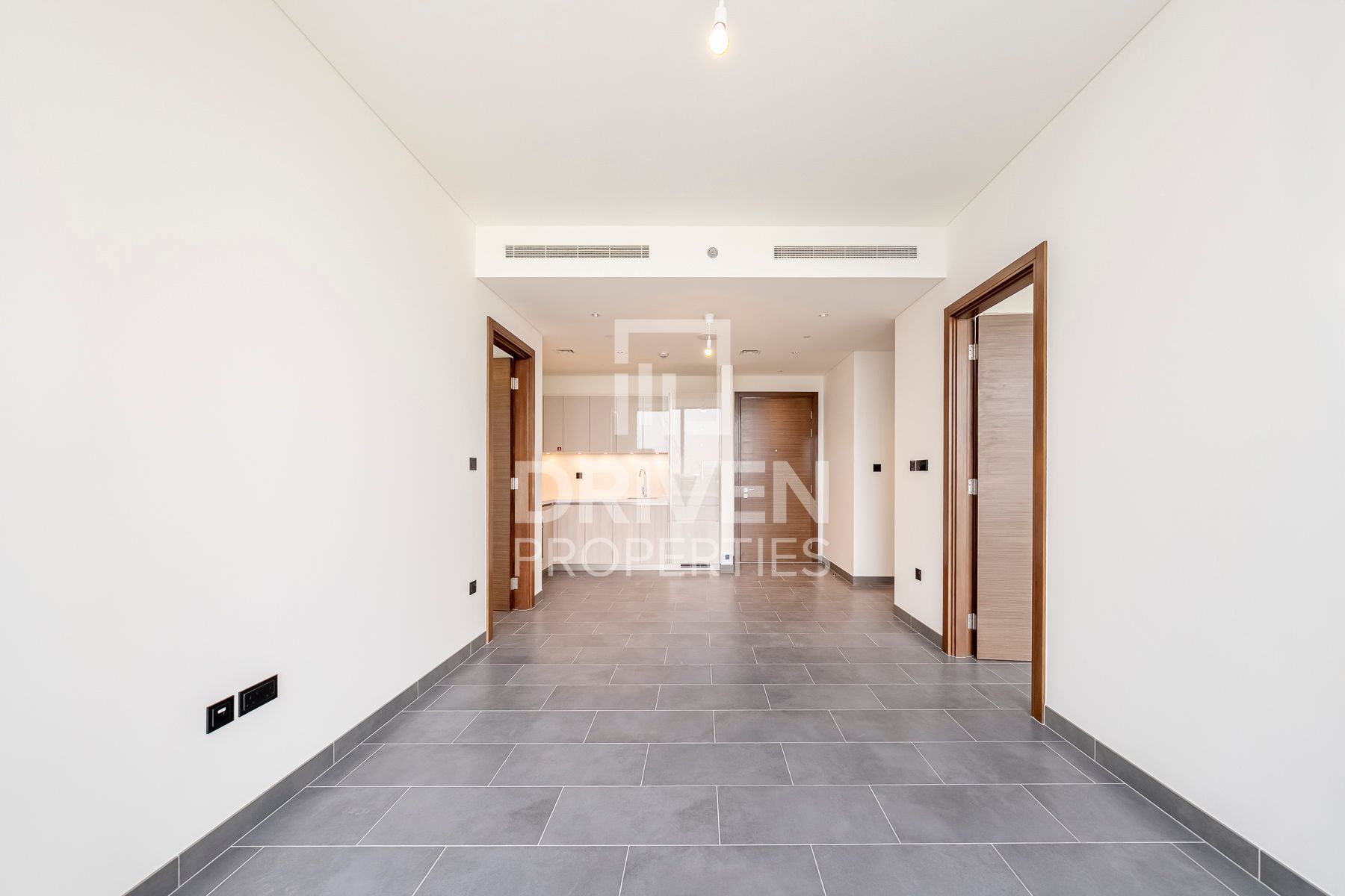 Brand New Unit with Huge Store Room | Low Floor