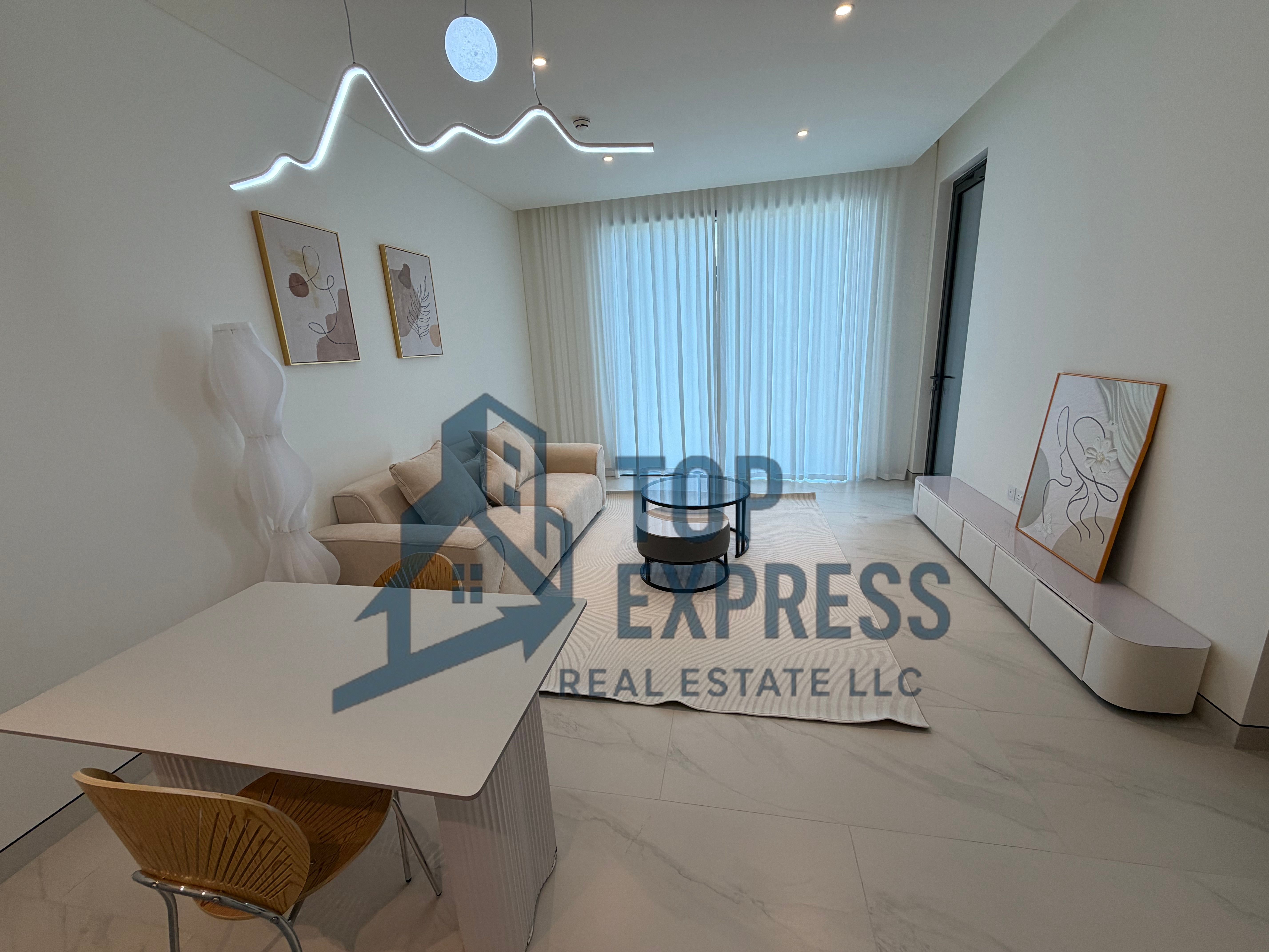 Beautiful 1 Bedroom Fully Furnished Apartment With Huge Layout And Views