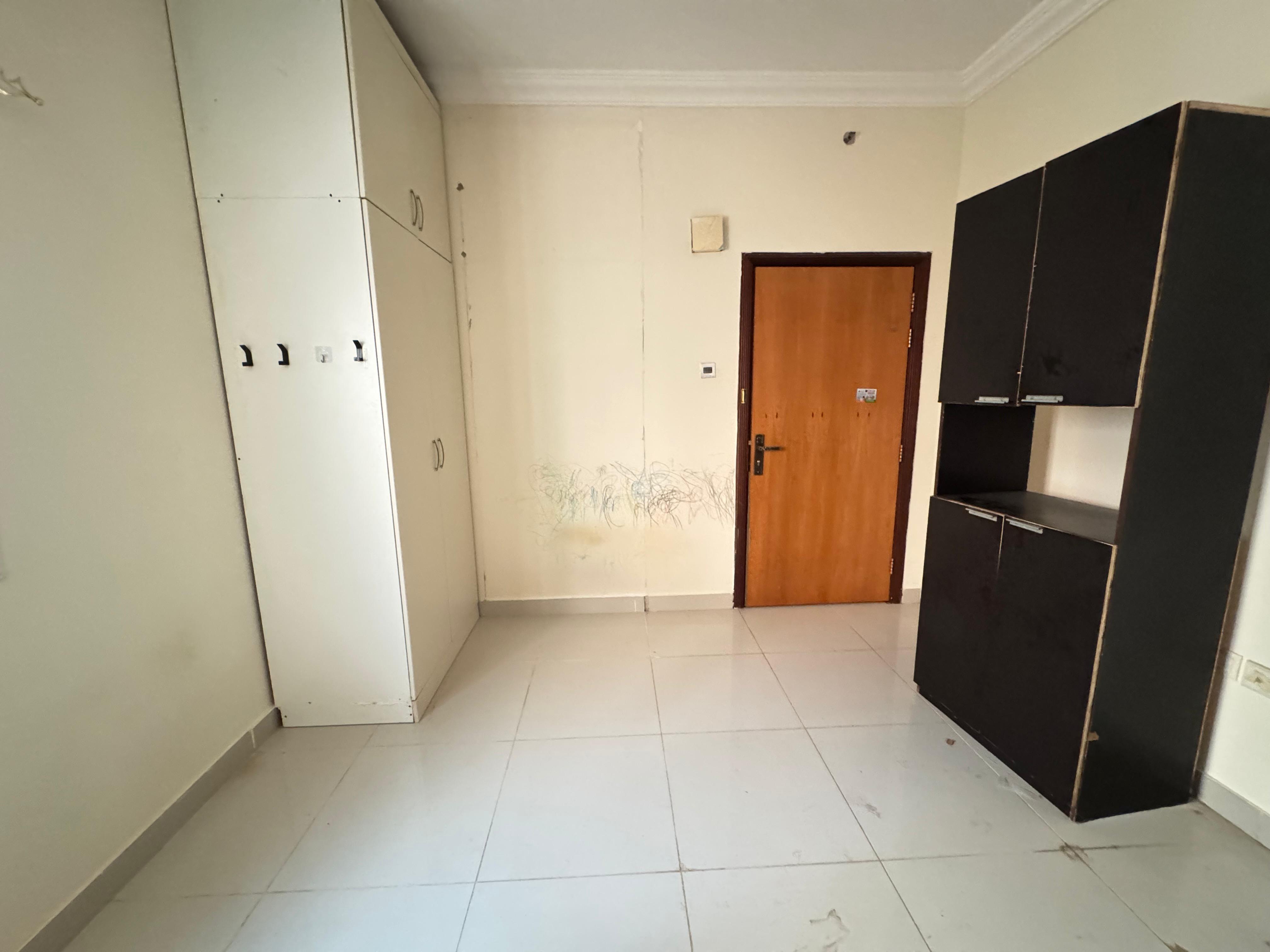Hott Offer || Luxurious Studio for Family in just 16k || Wardrobe Built || Prime Location