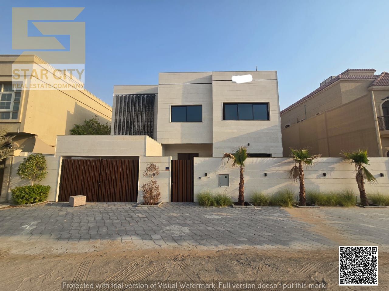 Take advantage of this exceptional opportunity to own a luxurious villa with an elegant architectural design. The price is attractive and includes ele