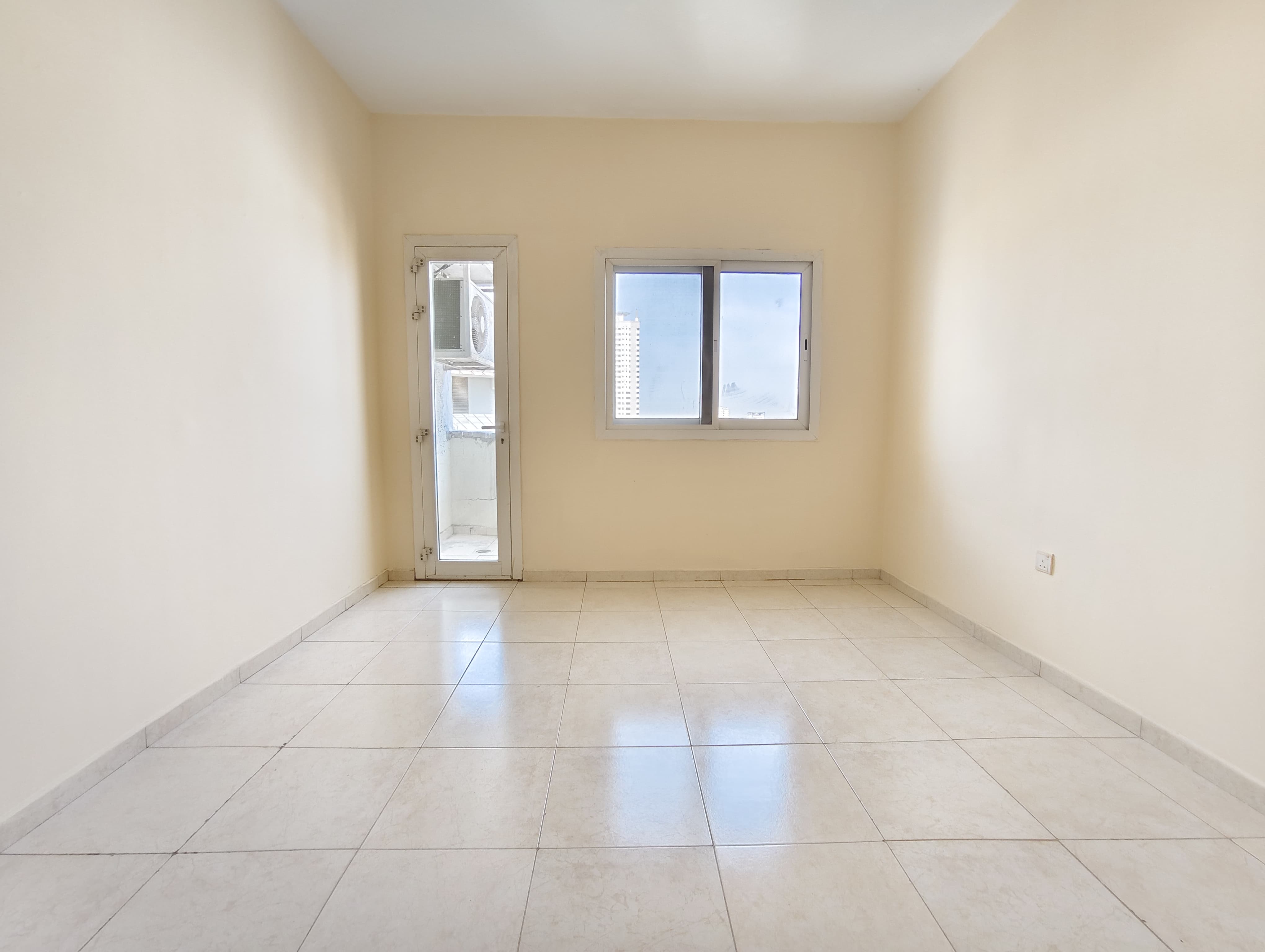 Gym pool free 4 chq ready to move with 2 balcony