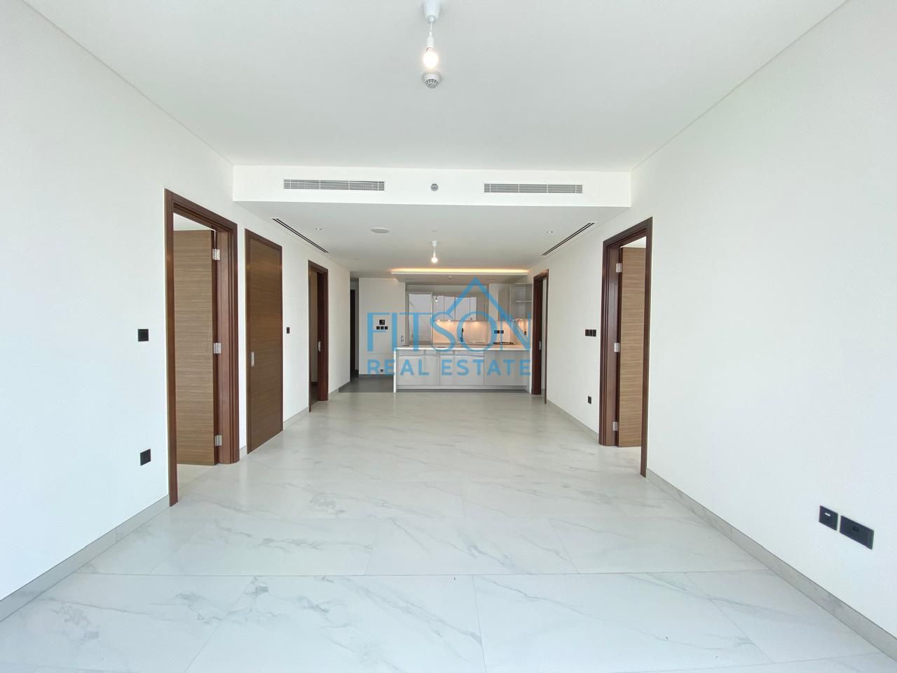 HIGHER FLOOR | MAID'S ROOM | WATERFRONT VIEW