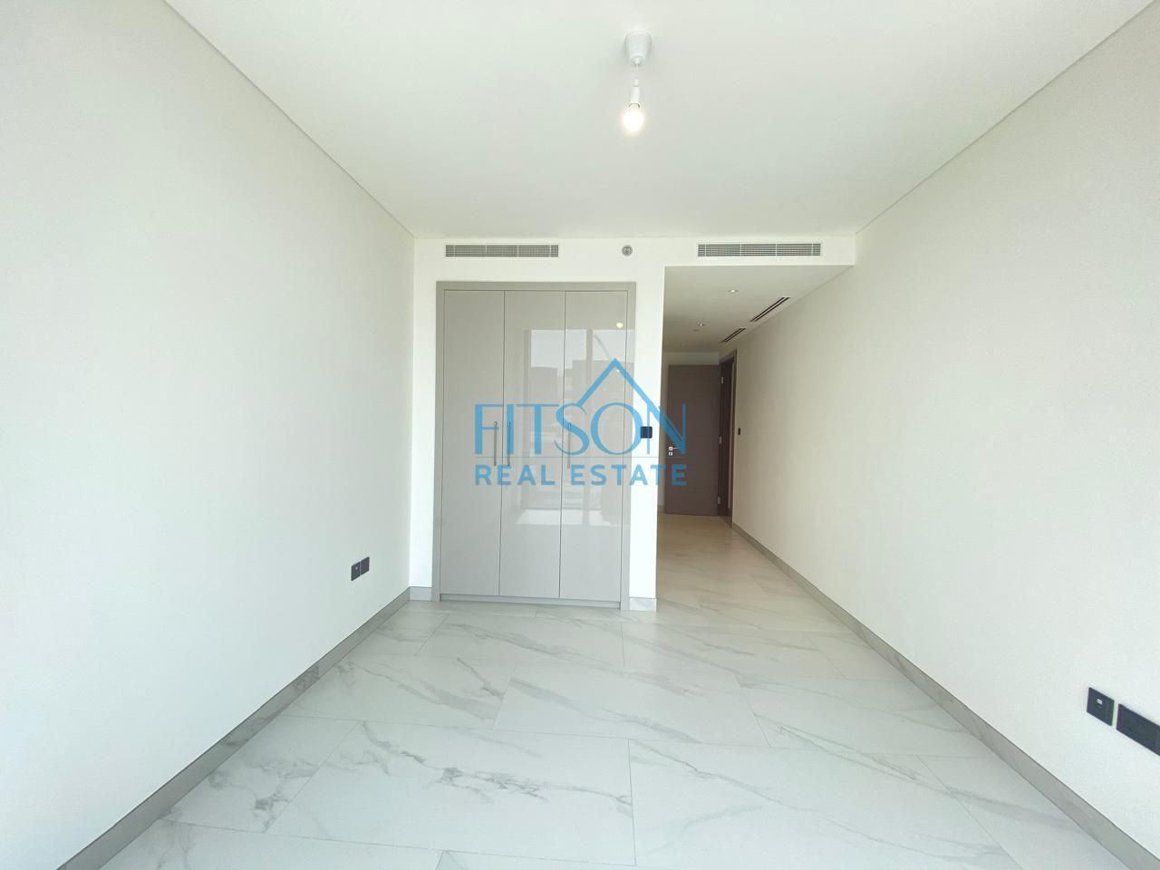 VACANT | AMENITIES AND WATERFRONT VIEWS