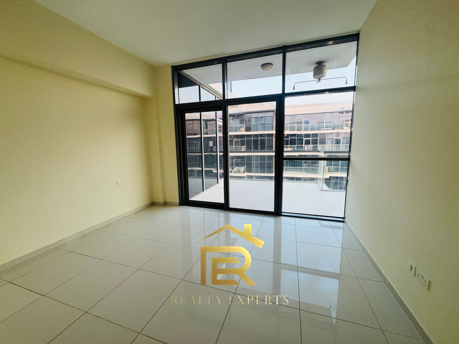 Spacious 2 Bedroom Apartment for Rent in Golf Horizon A, DAMAC Hills