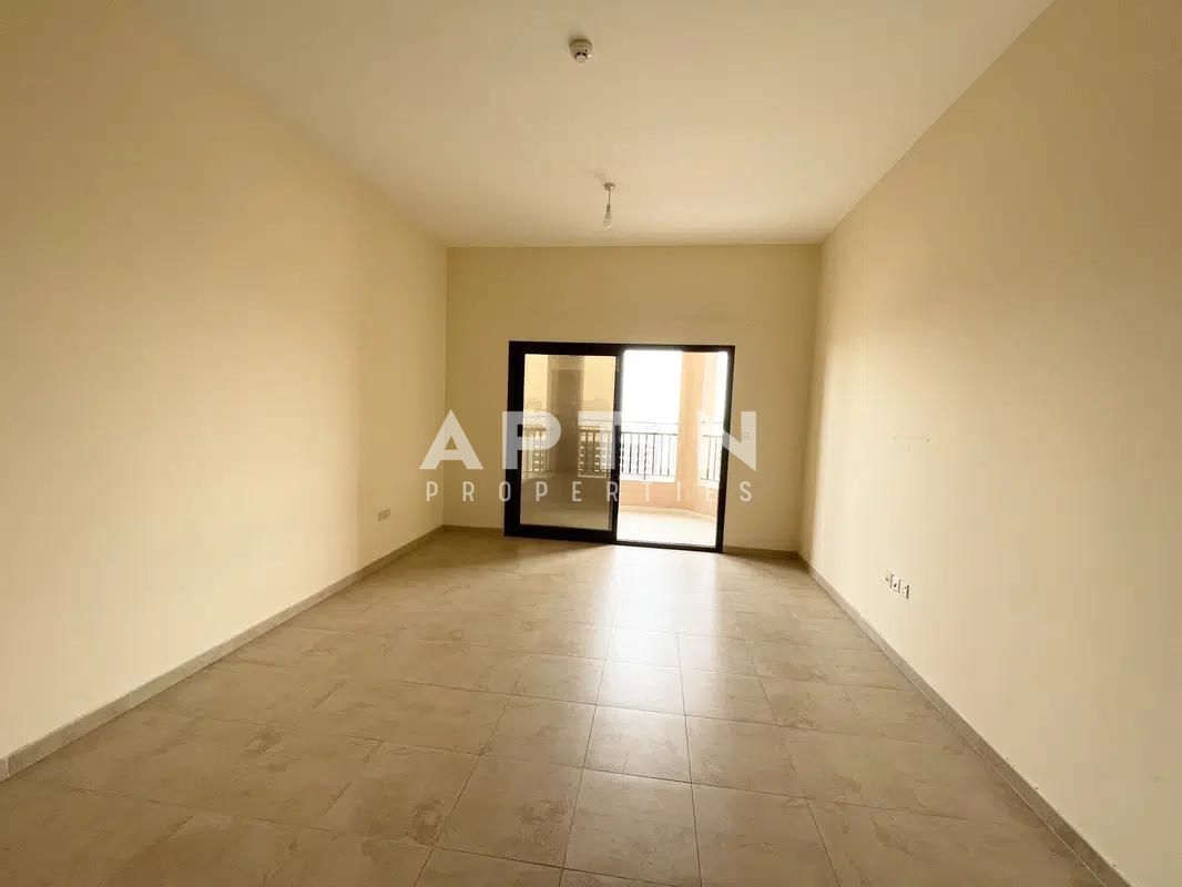 Modern Studio Apartment | Open Kitchen | Prime Location