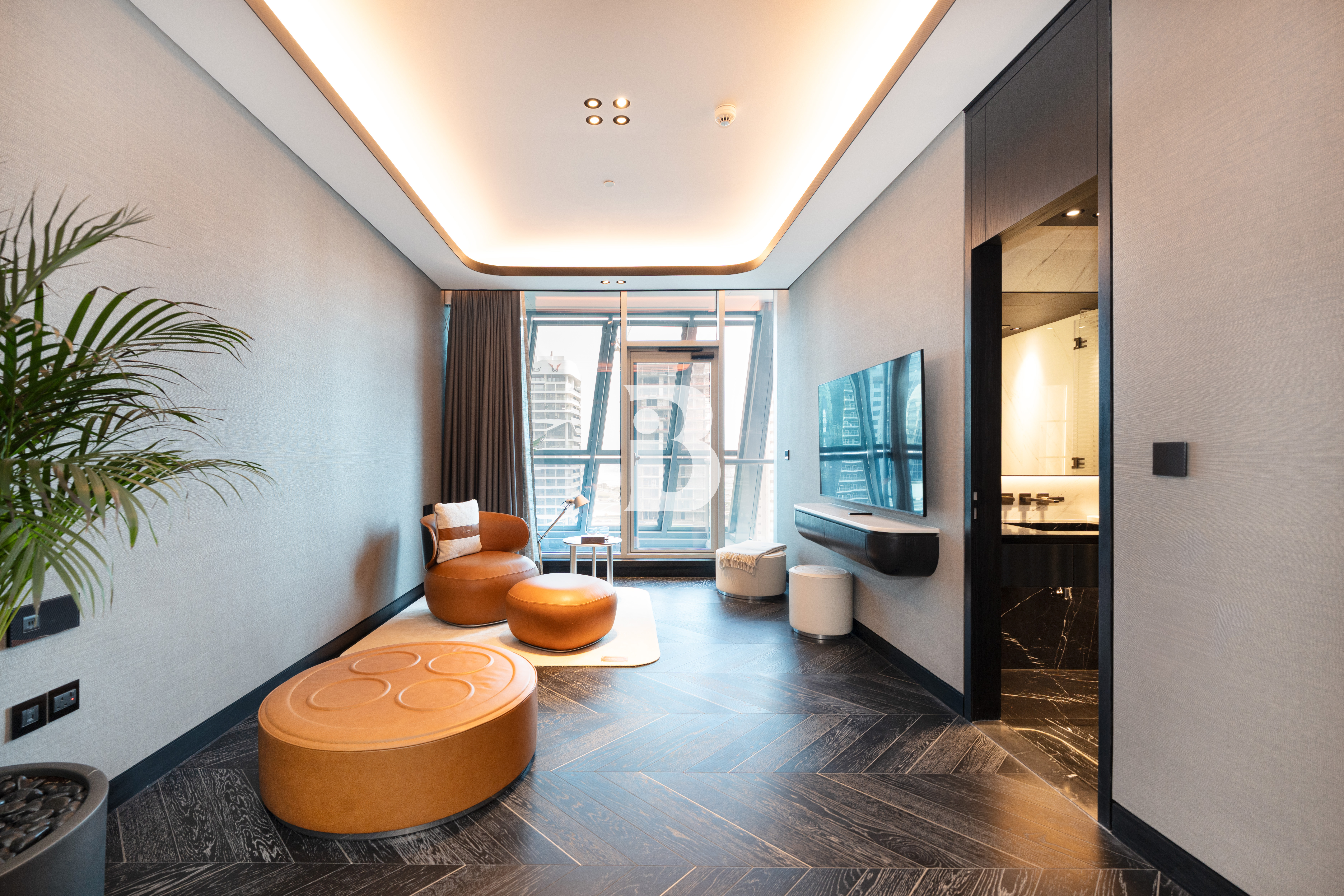 SPACIOUS 2BR | PRIME LOCATION | CANAL VIEW