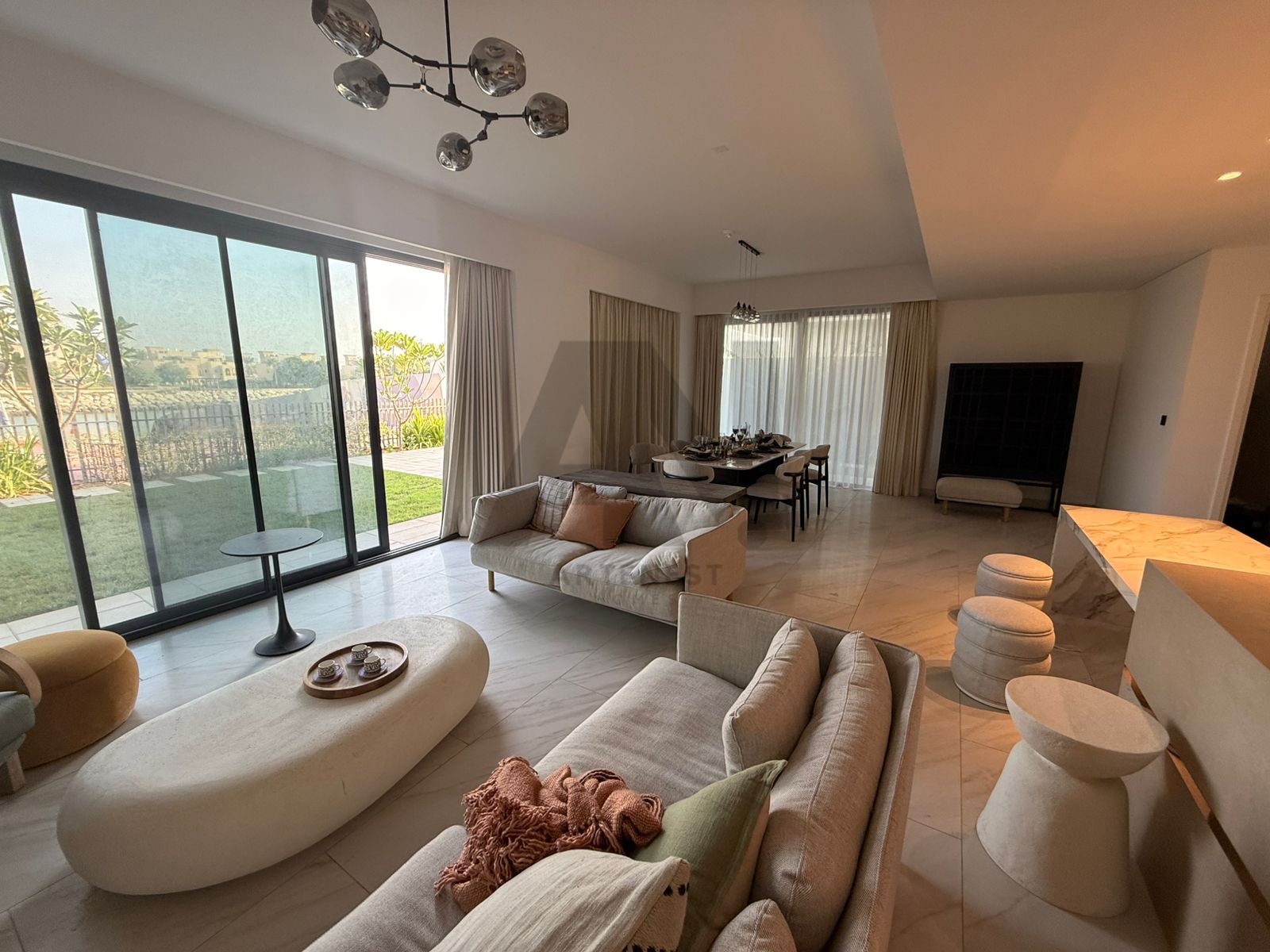 Luxury 4-Bedroom Townhouse in Falcon North Island – Unbeatable Prices & Prime Location!