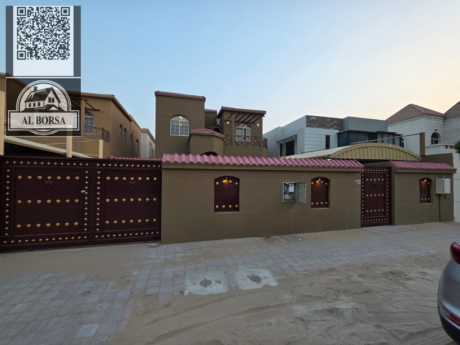 A luxurious villa for residential rent in Ajman – Al Rawda 1 area. Location: 5 master bedrooms, majlis and hall, close to schools and Sheikh Ammar S