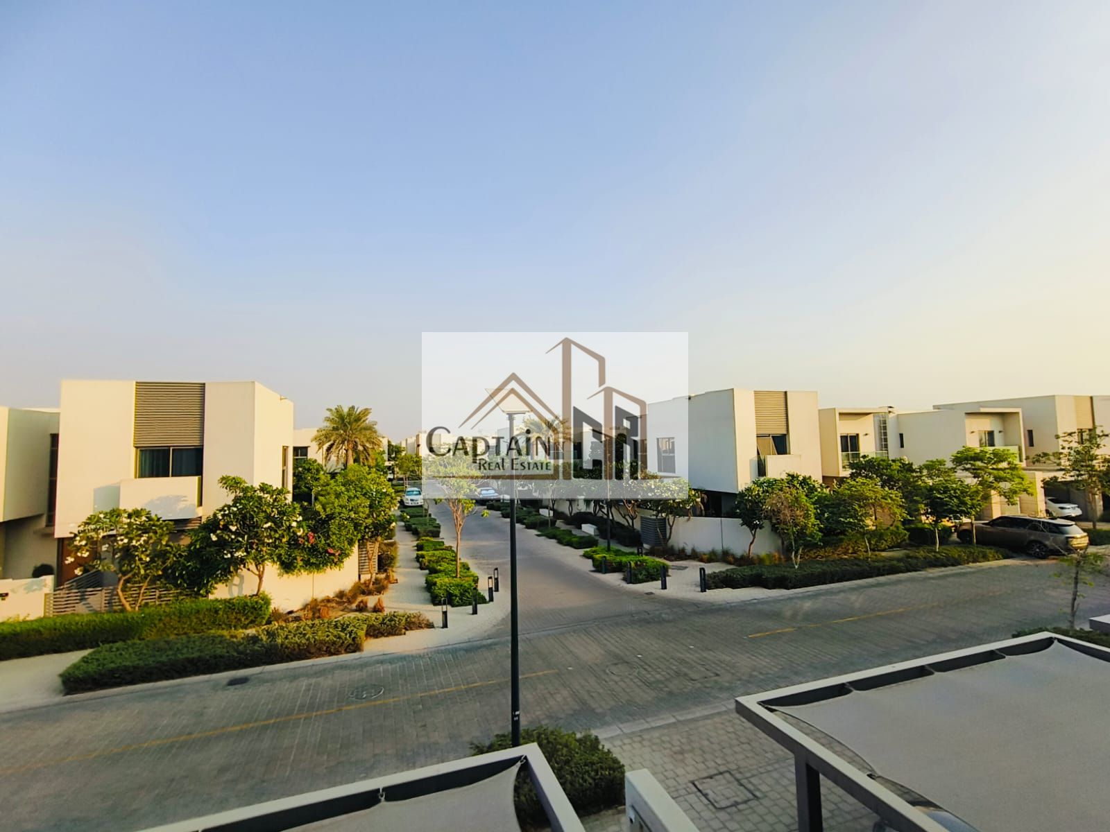 Luxurious 3bhk Townhouse Garden Balcony