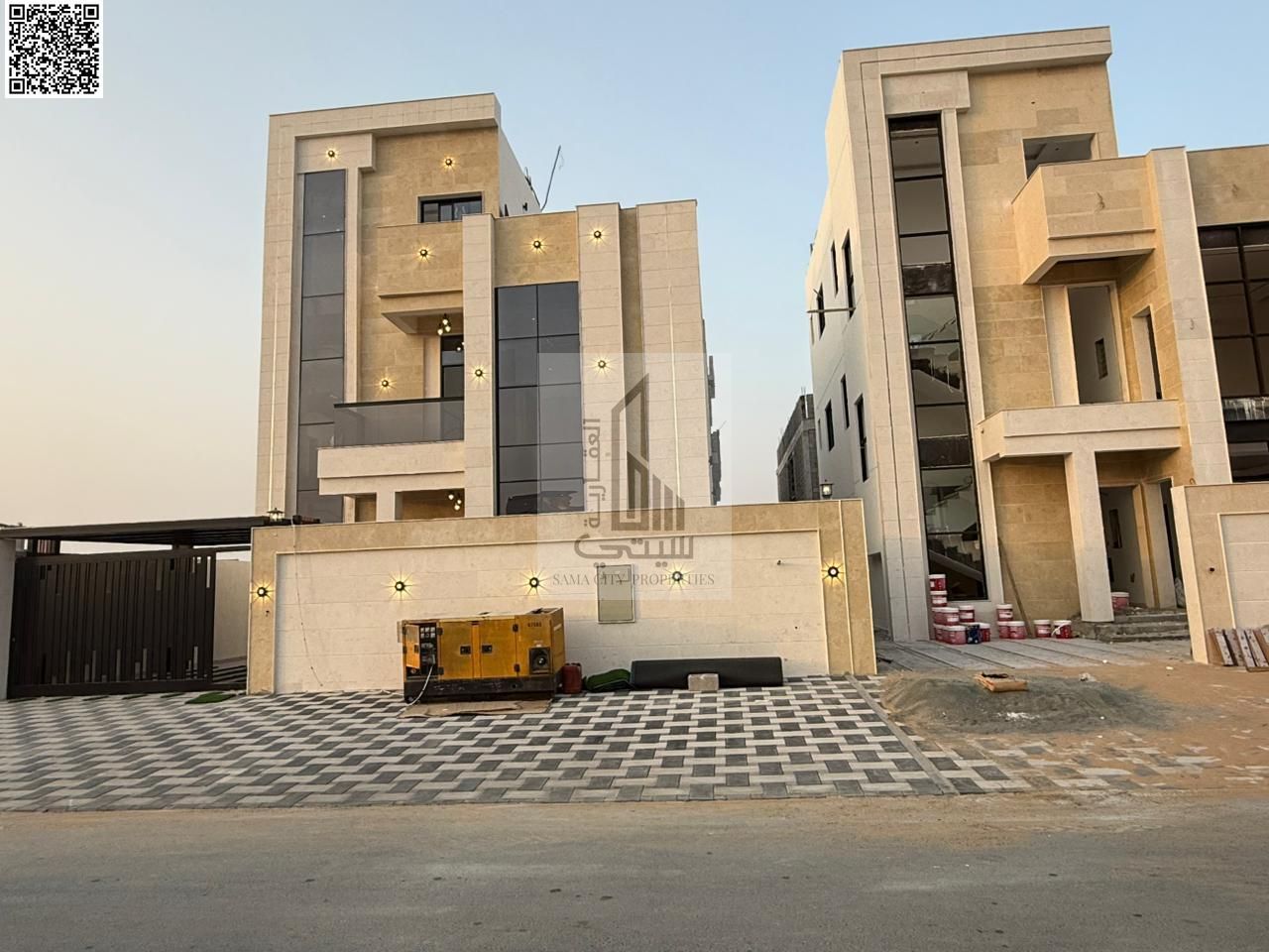 Villa for Sale in Al-Haliyo Consisting of: • 5 Master Bedrooms • Majlis with Bathroom • Living Room with Bathroom • Main Kitchen • Maid's Room