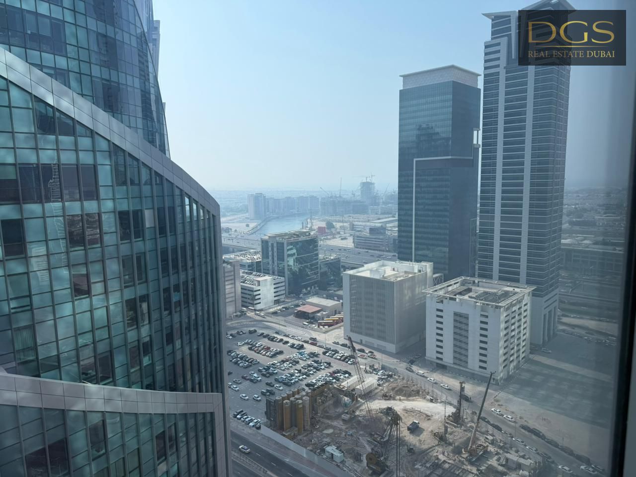 High Floor| Fitted | Near Metro | High ROI