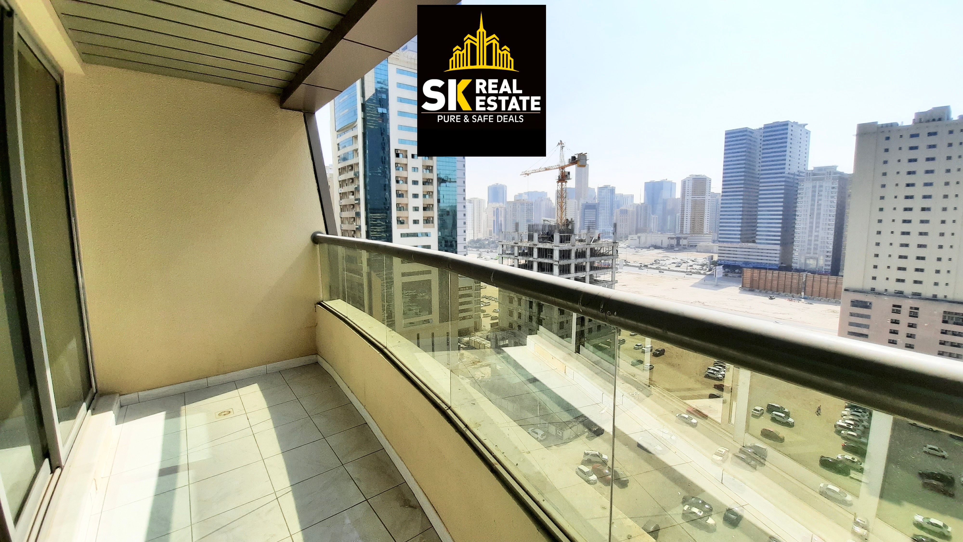 VERY SPACIOUS 3BHK RENT 58K WITH BALCONY AND WARDROBES NEAR TO DUBAI EXIT