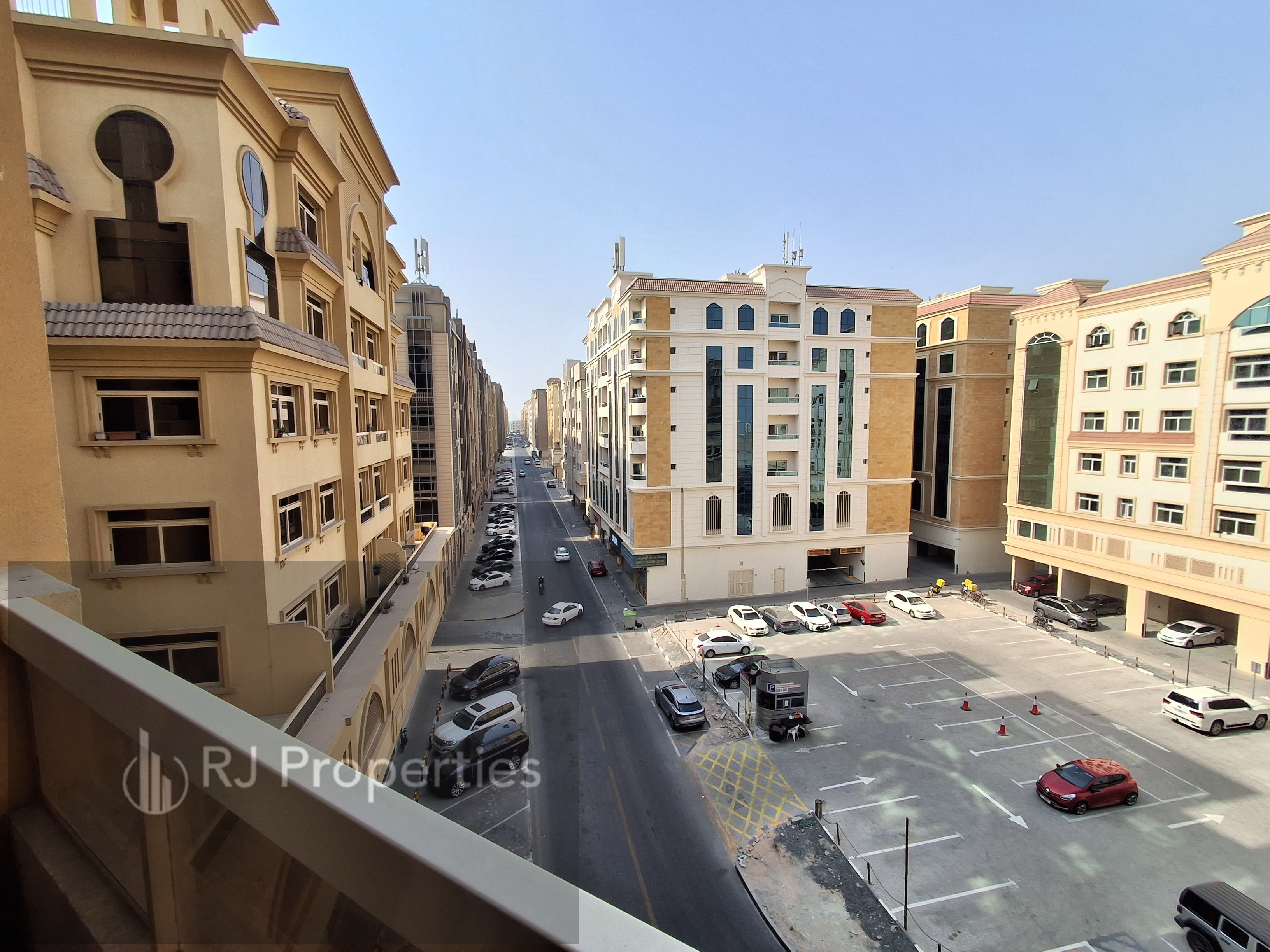 1BR apartment - Neat and Clean family building - wardrobes - Near to close area - easy access for Dubai