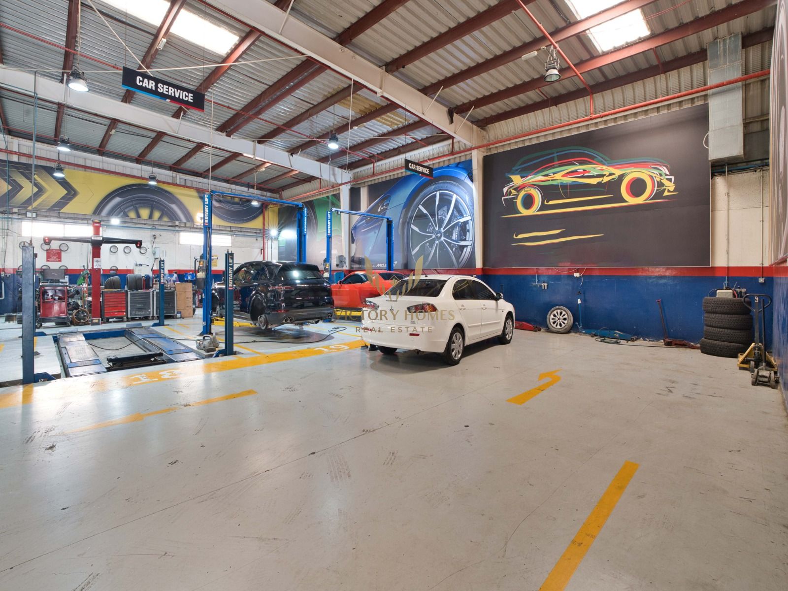 Ready Car garage / Workshop in Al Quoz