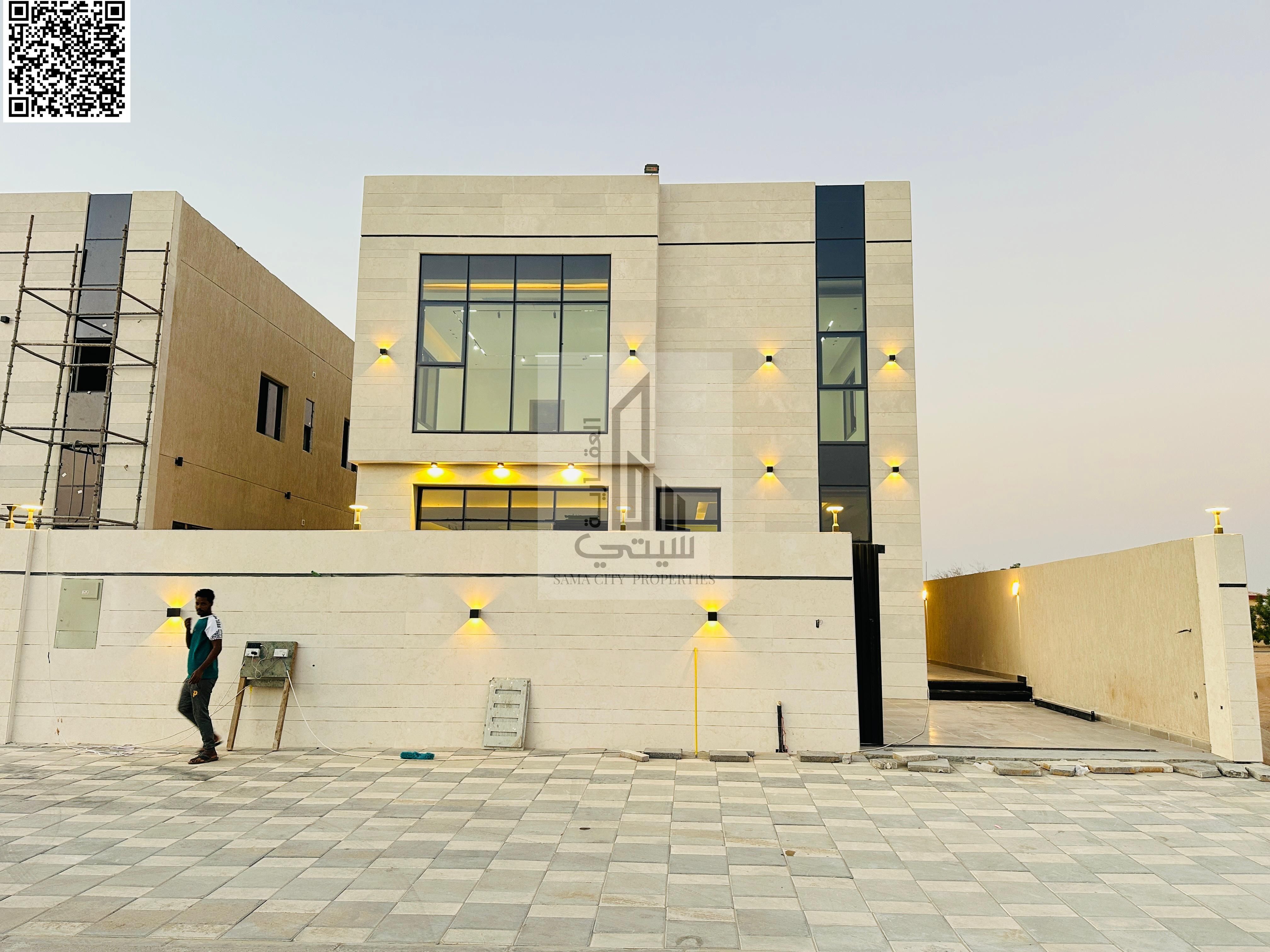 Villa for Sale in Al-Haliyo Consisting of: • 4 Master Bedrooms • Majlis with Bathroom • Living Room with Bathroom • Main Kitchen • Maid's Room