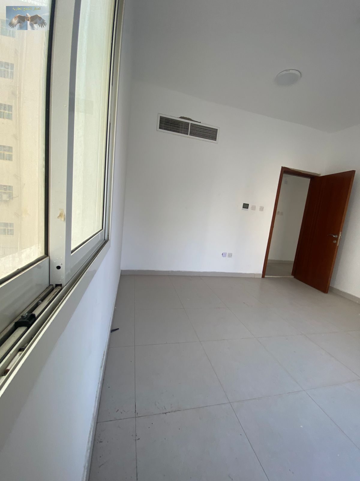 One-bedroom apartment with living room, first occupant, near Corniche and Al Safeena Roundabout, modern finishing, spacious, annual rent in Ajman