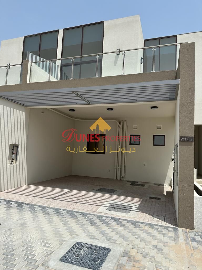 Modern villa Layout! 4 Bedrooms! Maid room! Open kitchen! Park view! AED: 190,000/- yearly.