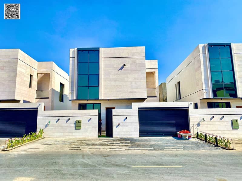 Receive your villa ready to move in, including registration fees, with a swimming pool - very spacious interiors and hotel-style finishes