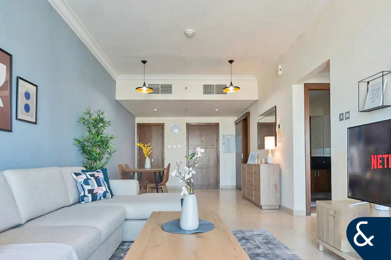 Furnished | 1 Bedroom | 8 Boulevard Walk