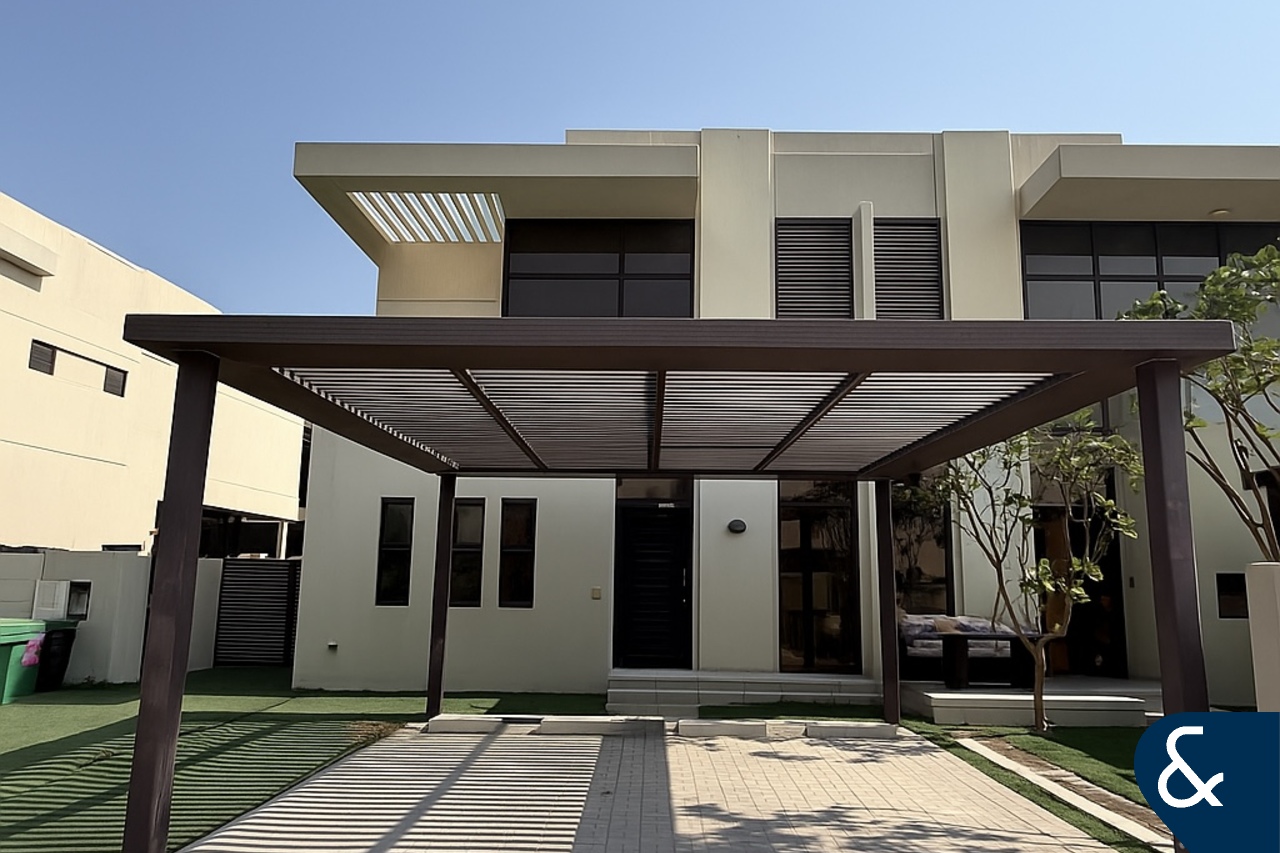 3 Bed Townhouse | Vacant | Corner Plot