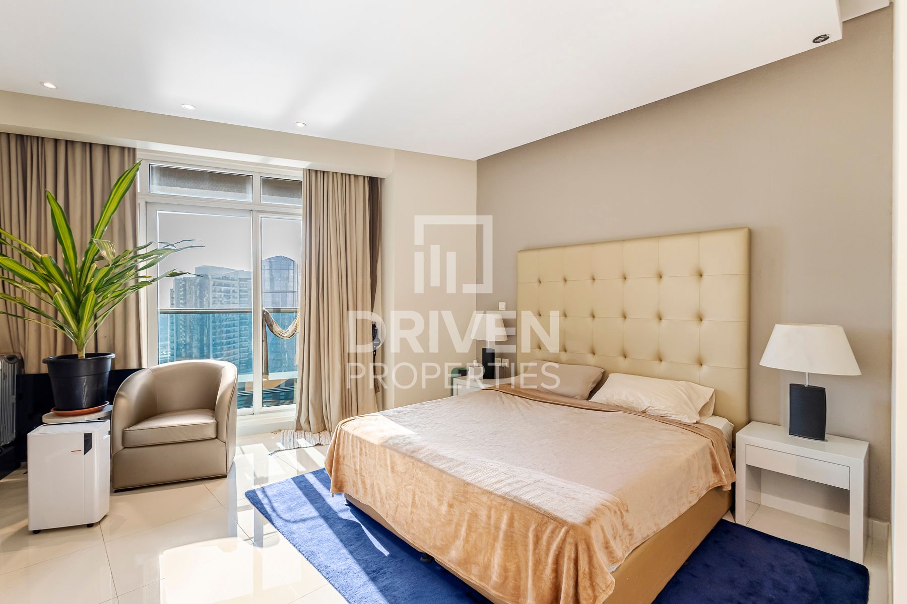Great Location | Elegant Unit with Modern Layout