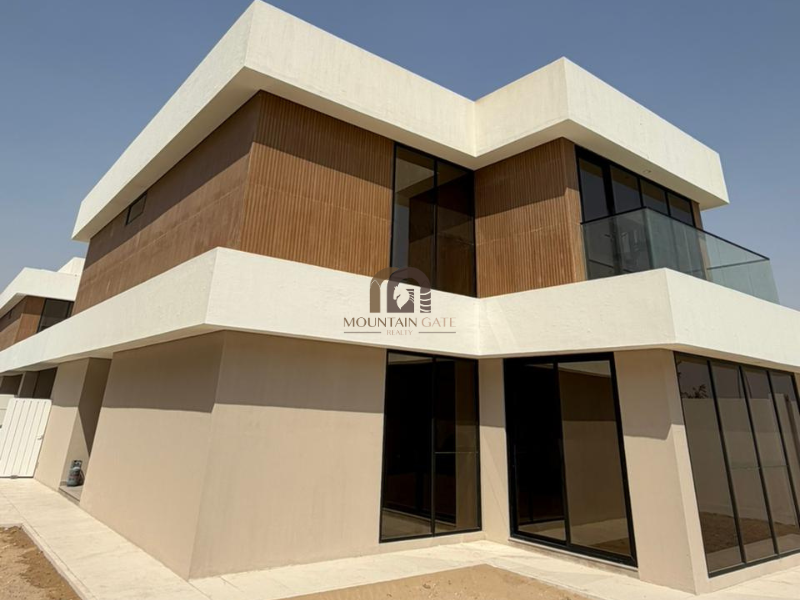 Independent Villa – privacy– Brand New