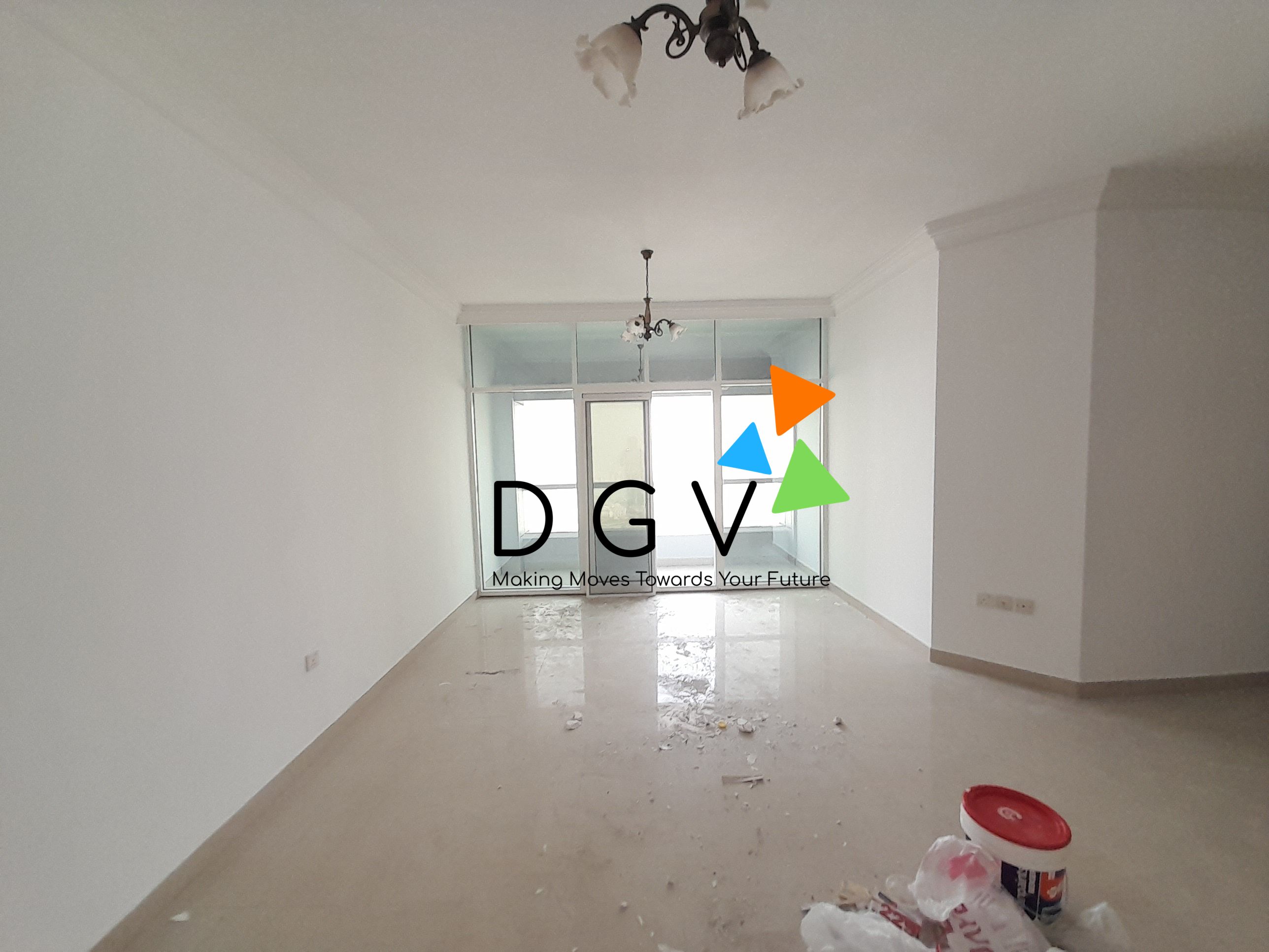 SPACIOUS 3-BR APARTMENT | READY TO MOVE | PRIME LOCATION |