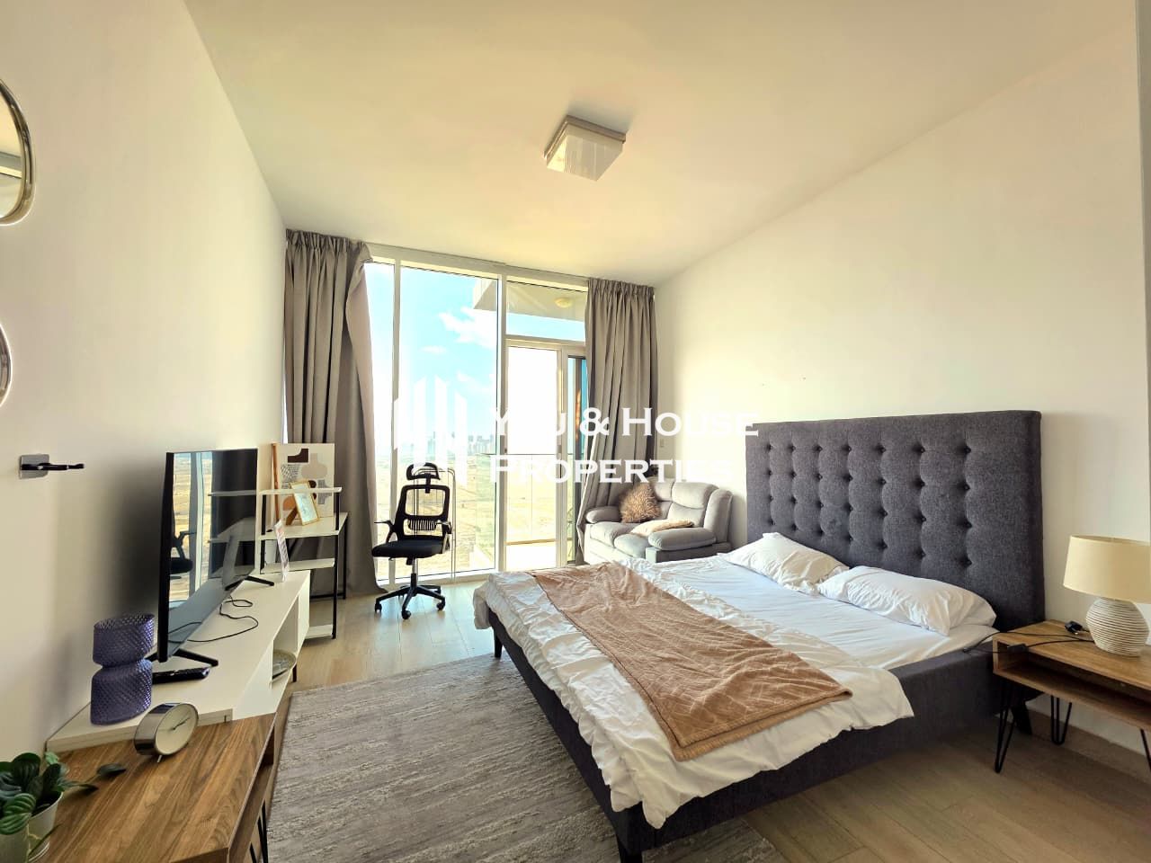 High Rise Furnished Studio I Bright & Stylish I Prime Location