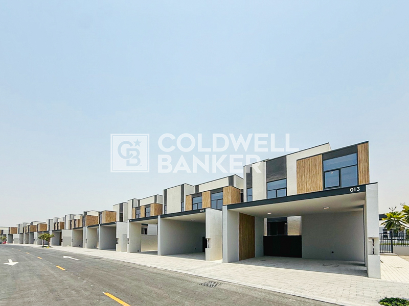 4 Beds + Maid | Close to Park | Single Row G+2