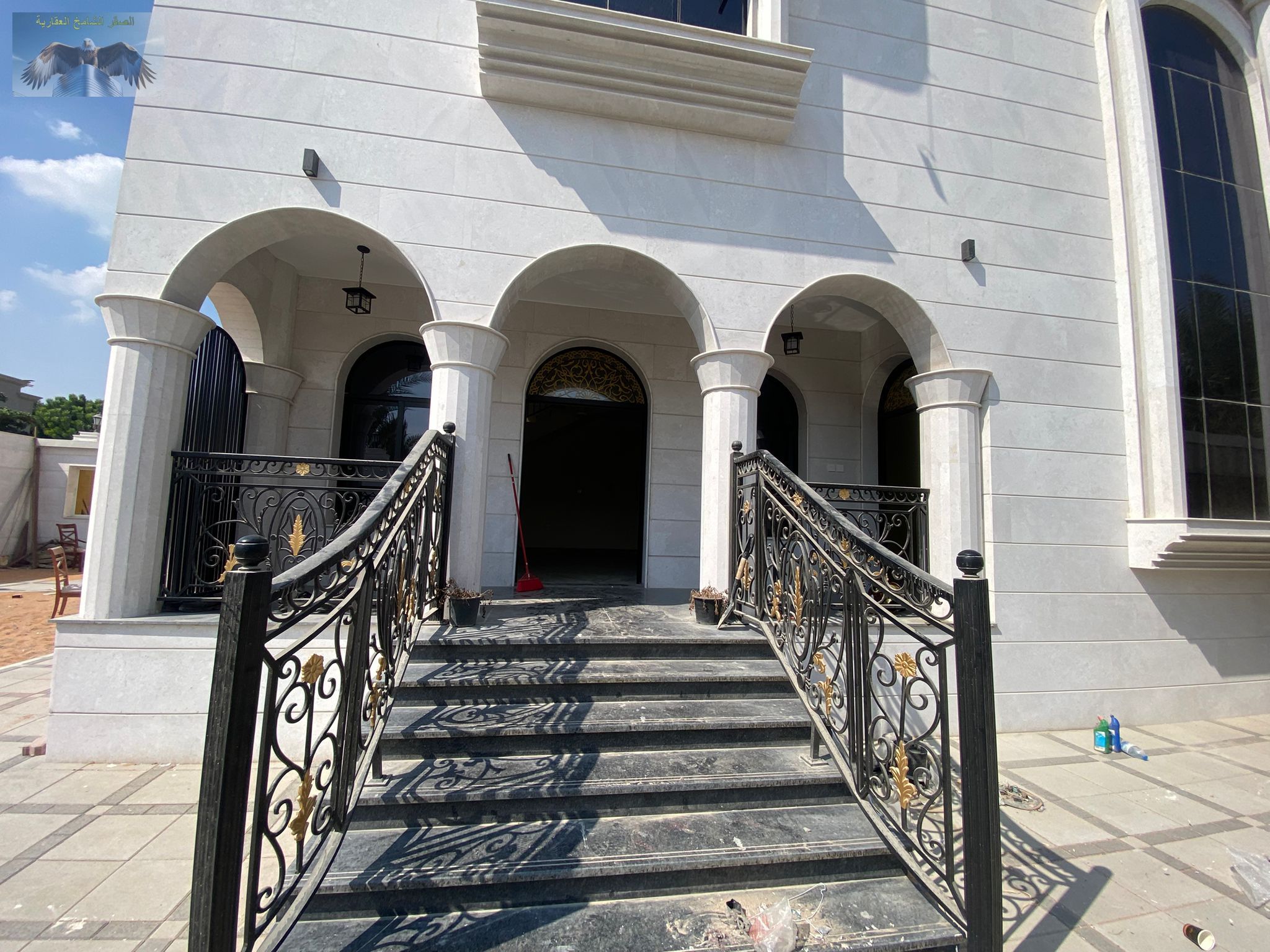 Villa for rent in Al Muweihat 3, 5 bedrooms, 2 majlis, external majlis, 7 bathrooms, large yard, 2 covered parking, built-in wardrobes